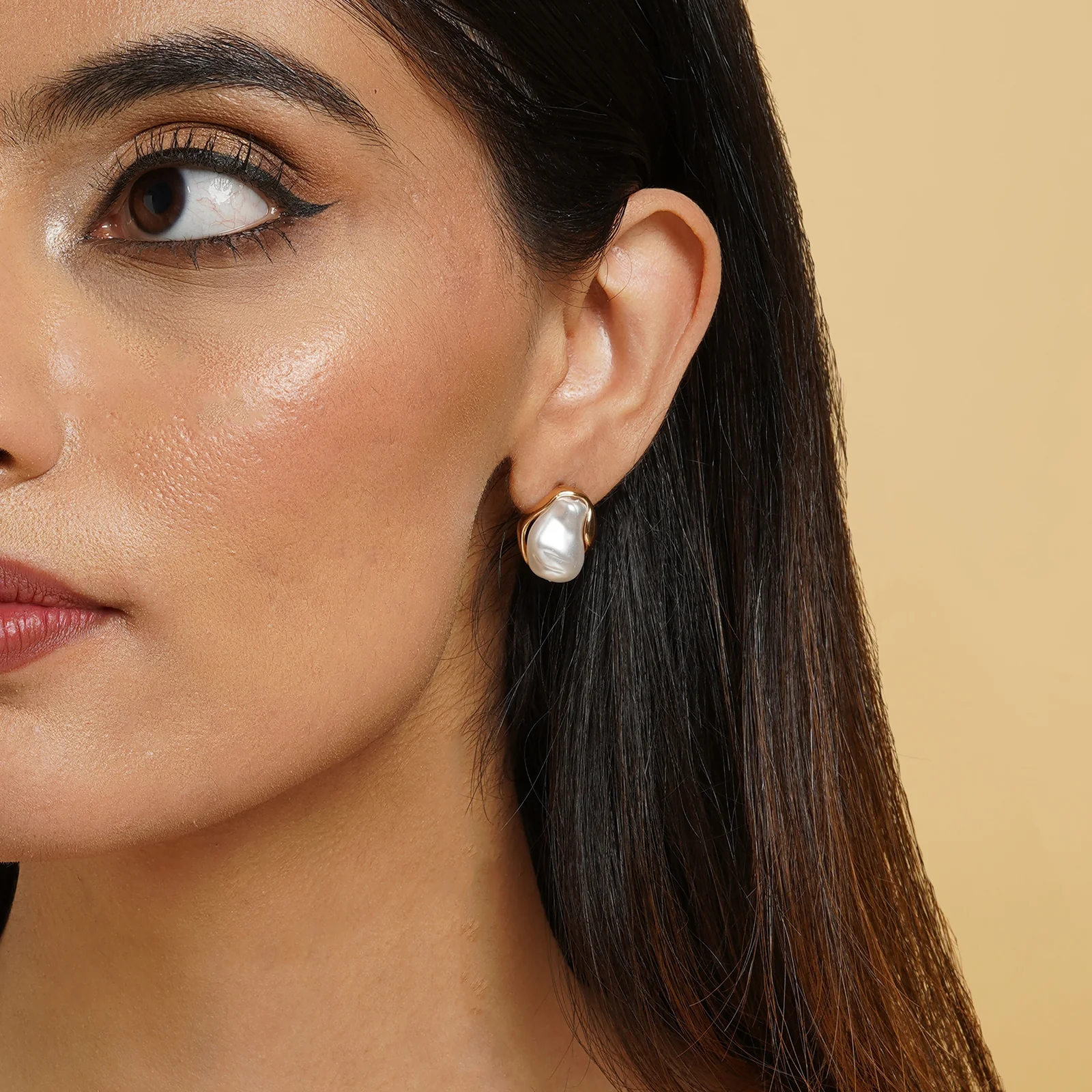 Aiko White & Gold Earrings - Image 2