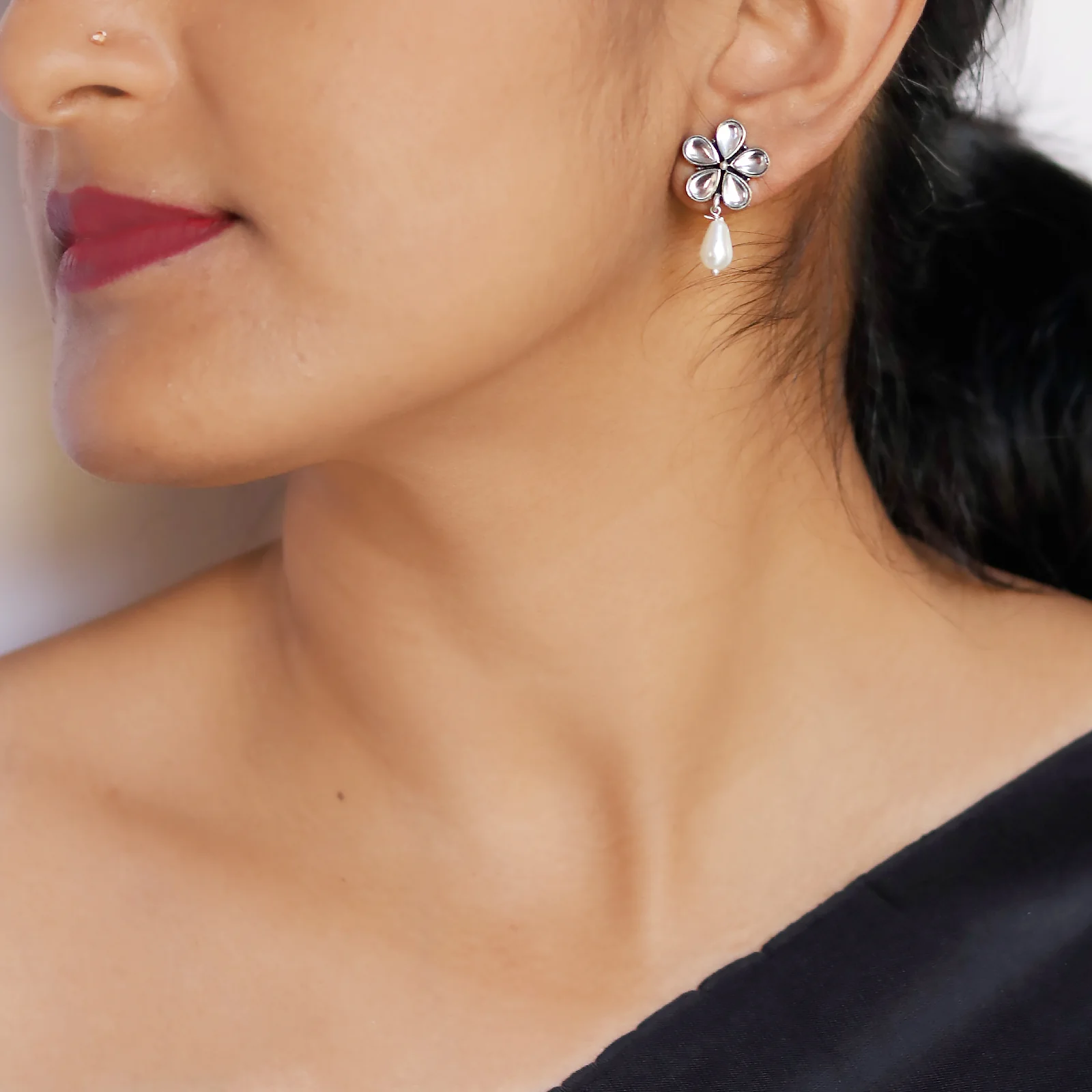 Amritaya Floral Polki Silver Oxidized Earrings - Image 2
