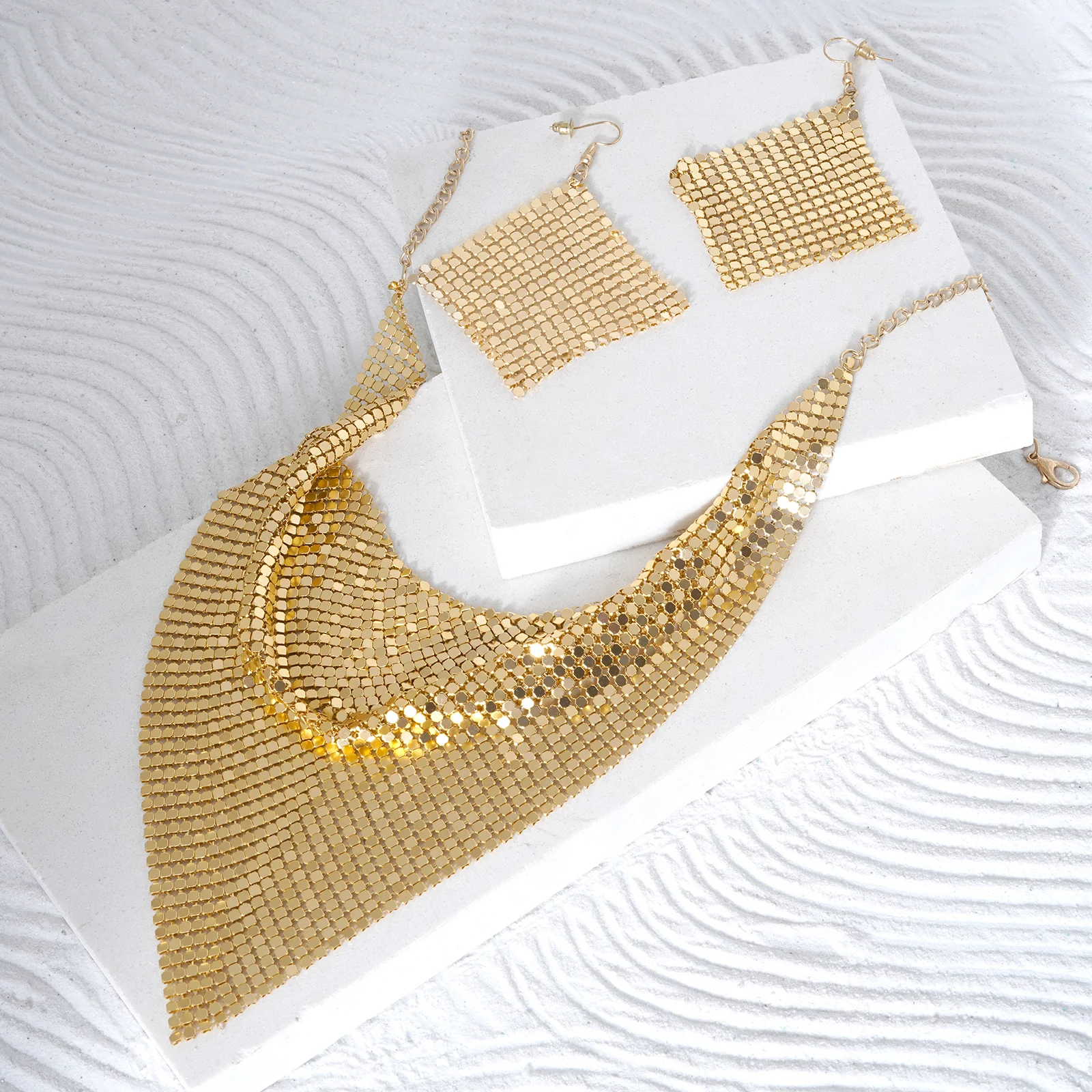 Andromeda Gold Necklace - Image 2