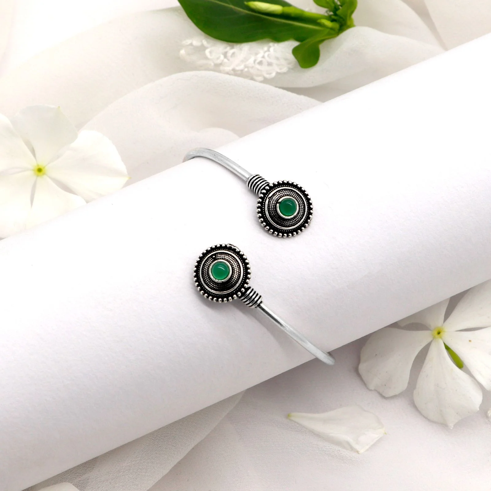 Aparna Green Circular Silver Oxidized Bracelet - Image 2