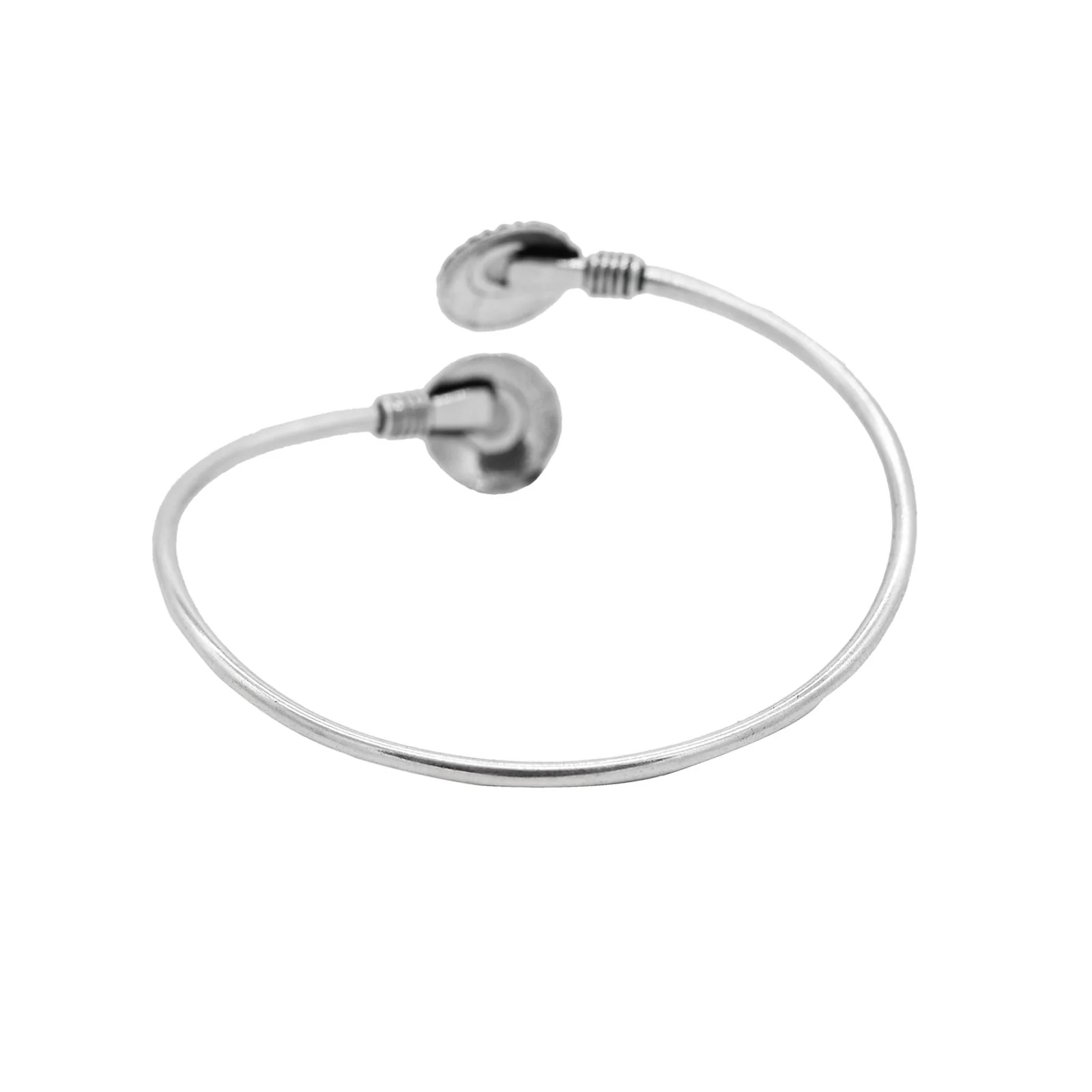 Aparna White Circular Silver Oxidized Bracelet - Image 6