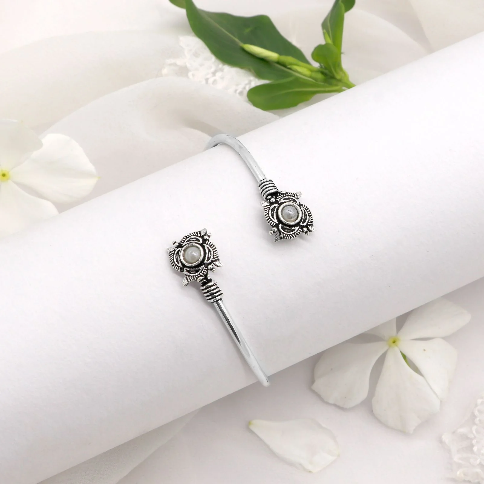 Aparna White Flower Silver Oxidized Bracelet - Image 2