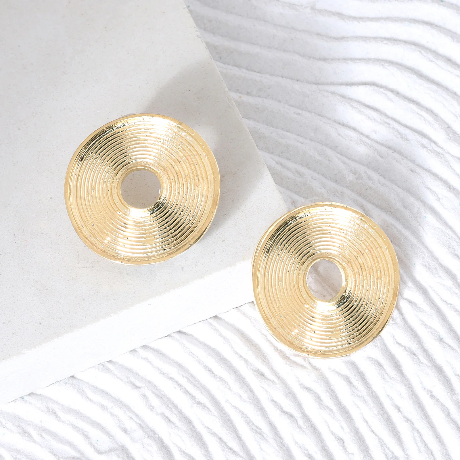 Artemis Gold Earrings - Image 2