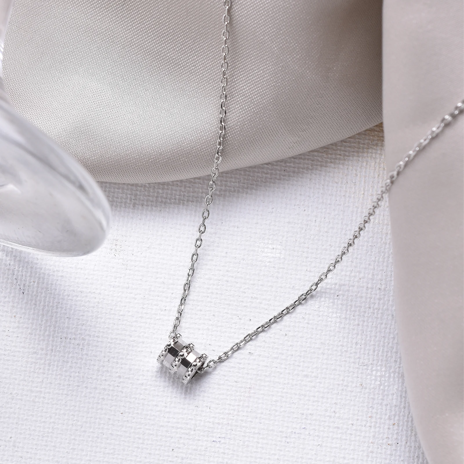 Auburn Barrel Silver Necklace - Image 2