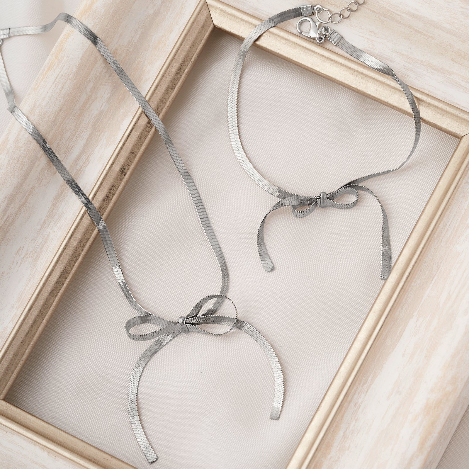 Audrey Bow Style Necklace and Bracelet Set - Image 2