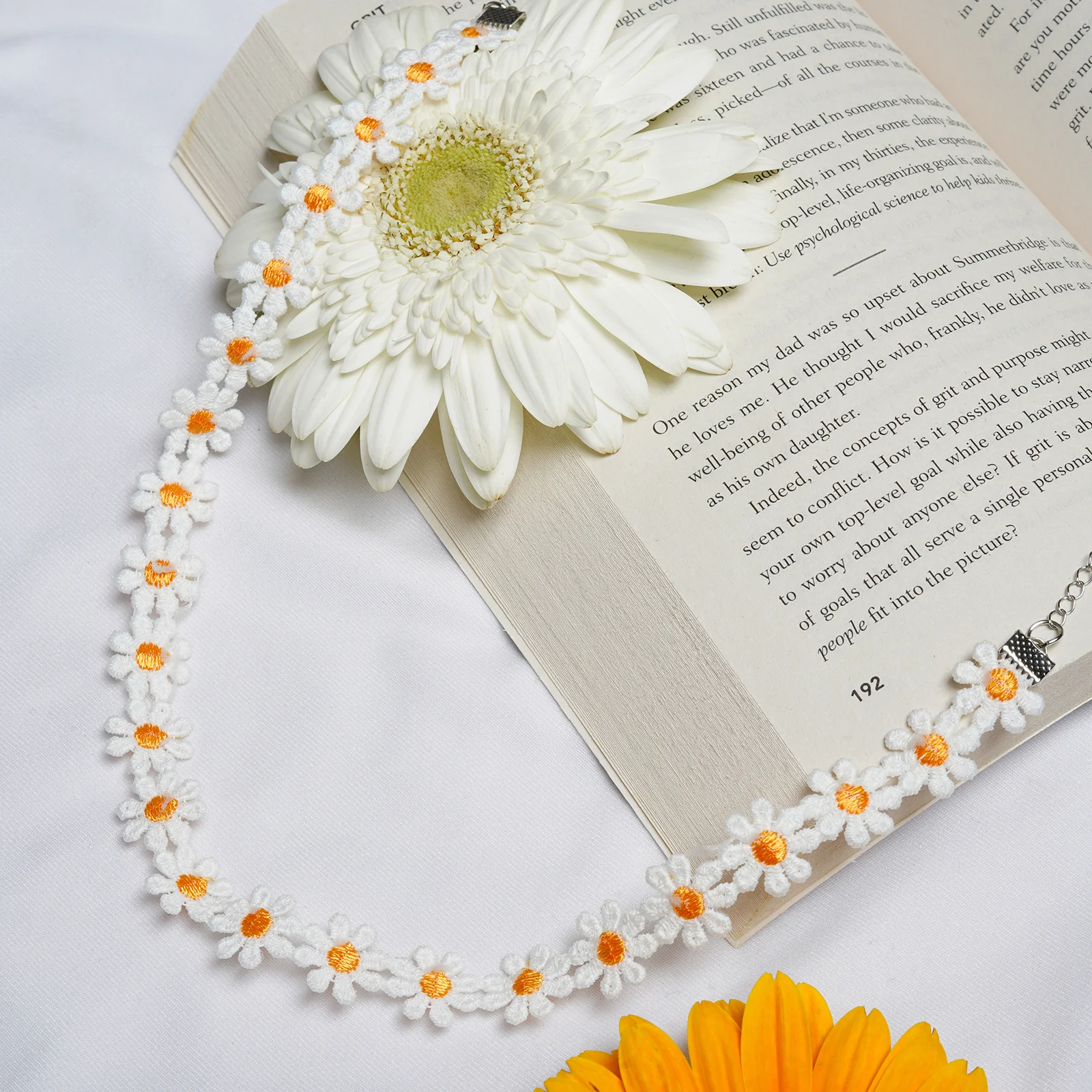 Bewitched Mini Daisy Choker - Image 2