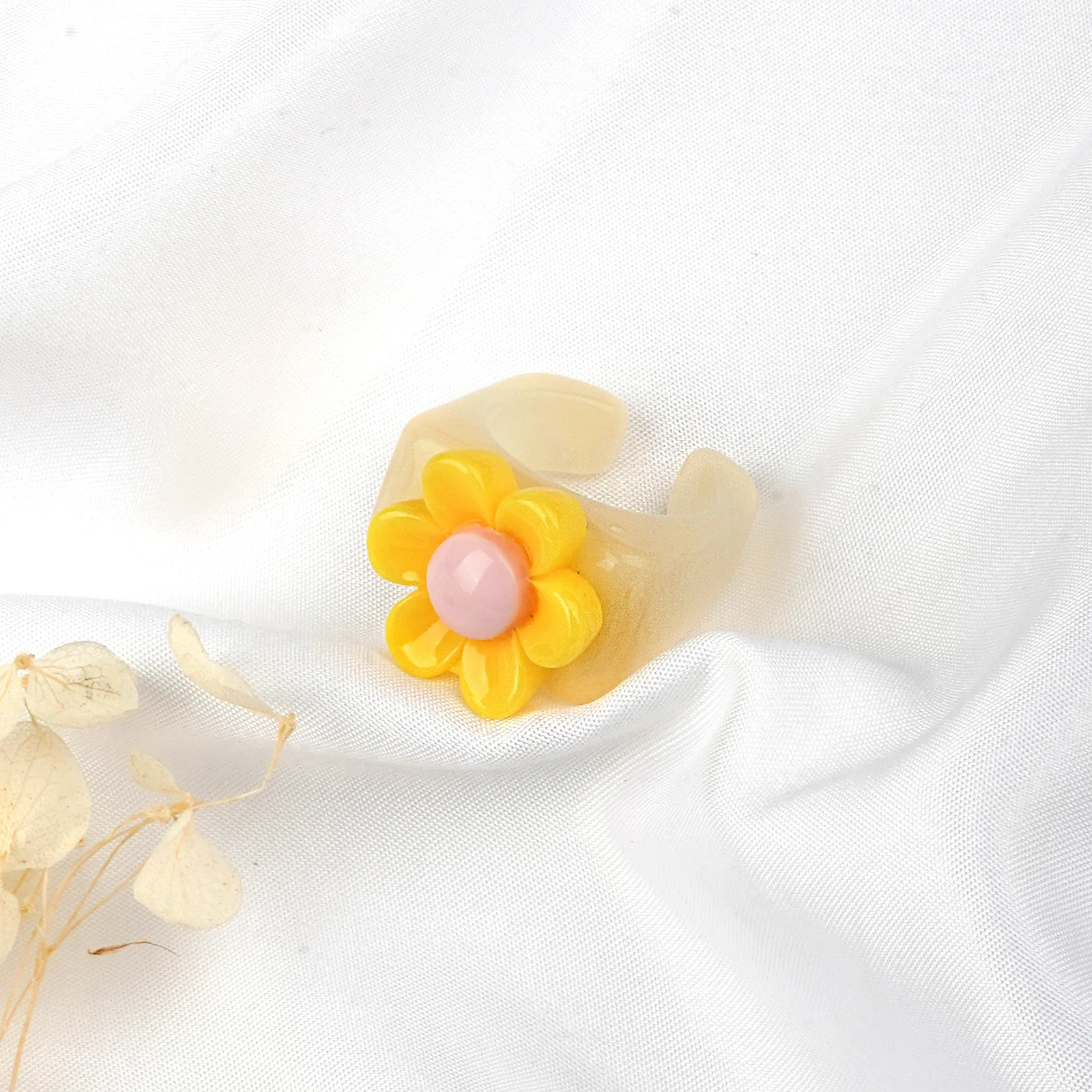 Bewitched Rhoda Yellow Floral Signet Ring - Image 2