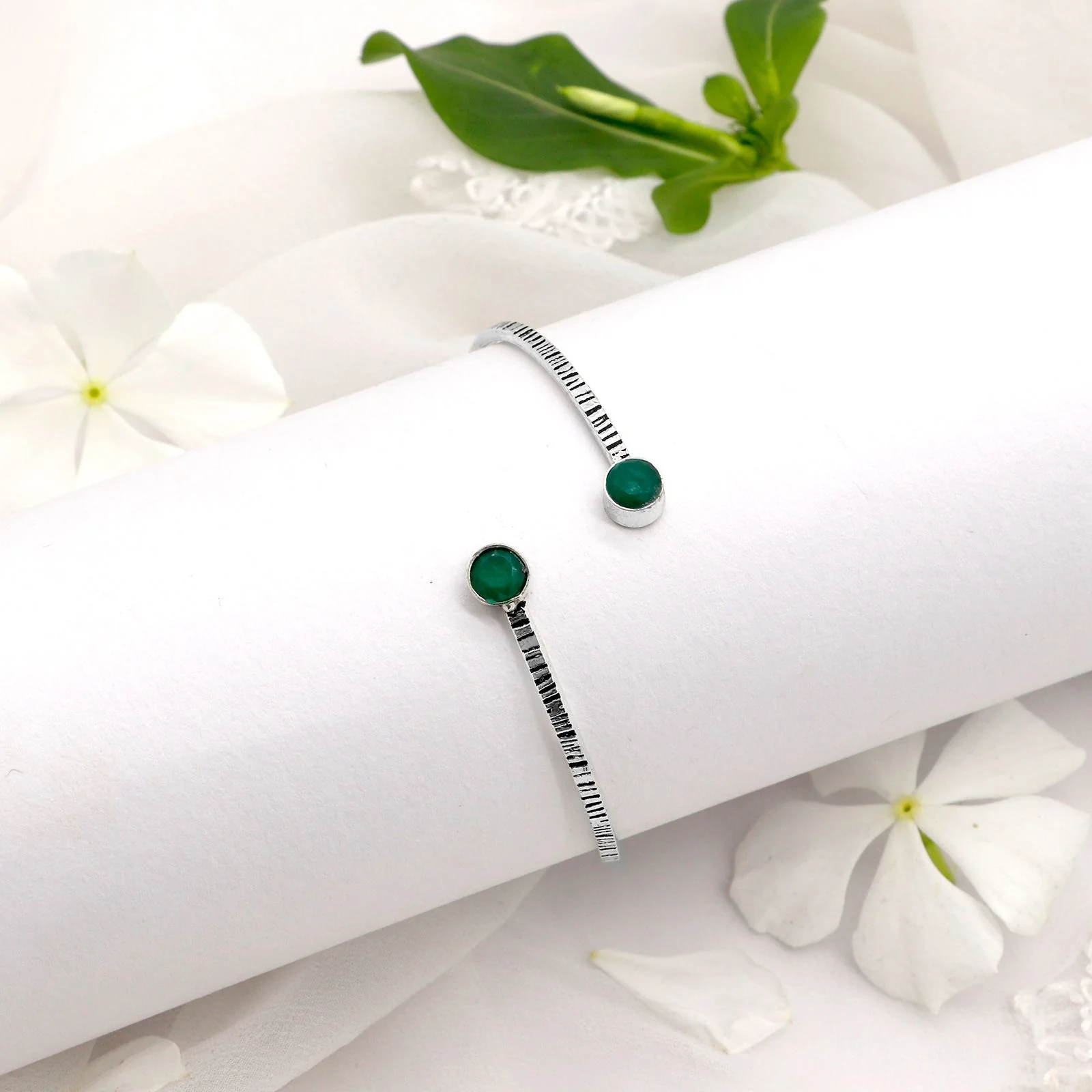 Bhamini Dark Green Silver Oxidized Bracelet - Image 2