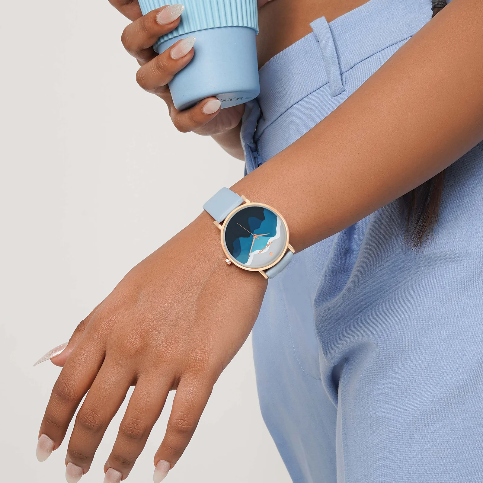 Printed Blue Valley Medium Dial PU Strap Women's Watch - Image 2