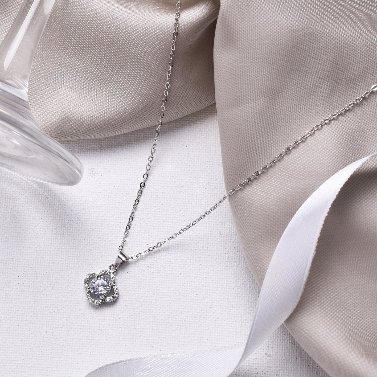 Cami Clover Silver Necklace - Image 2