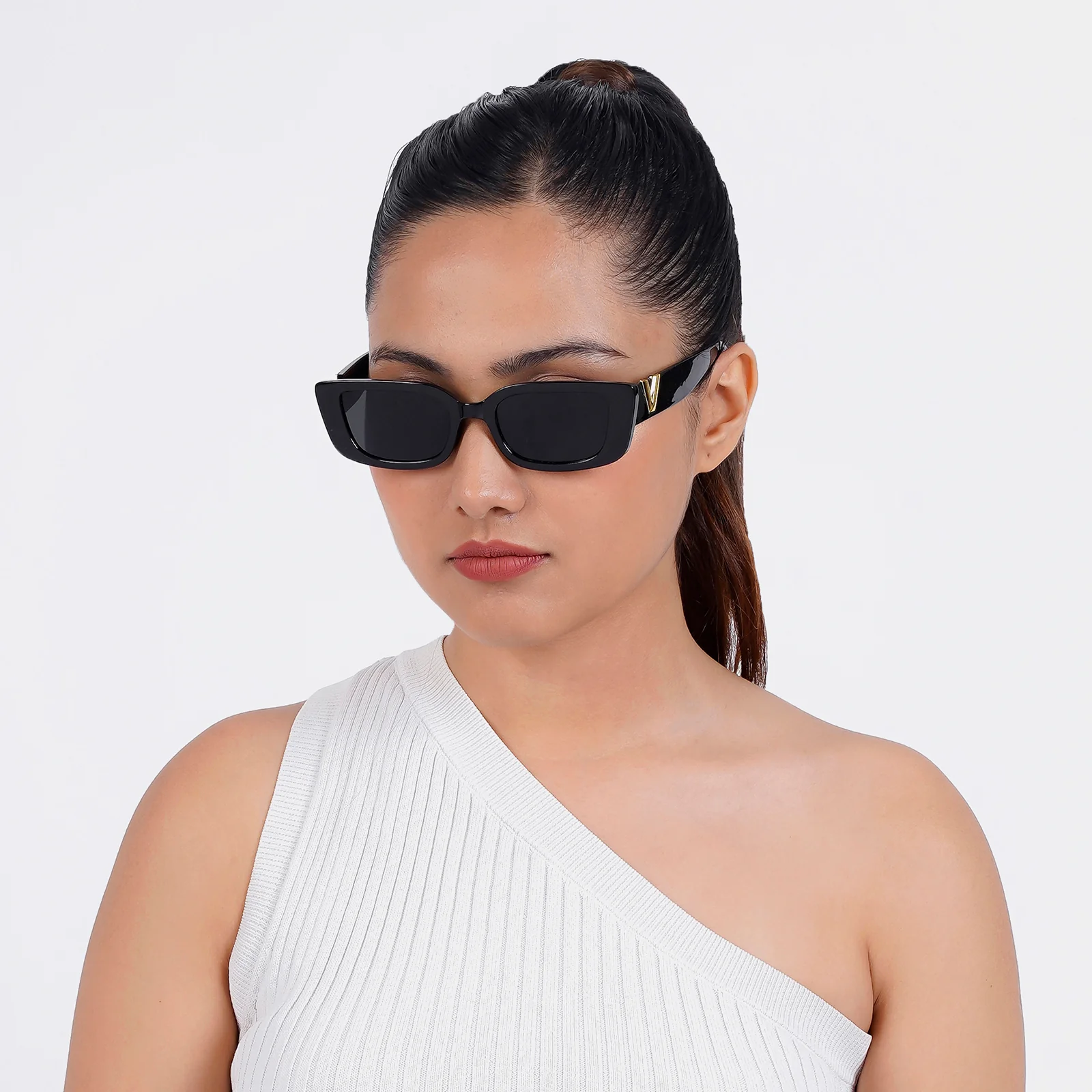 Carro Rectangular Black Sunglasses - Image 2