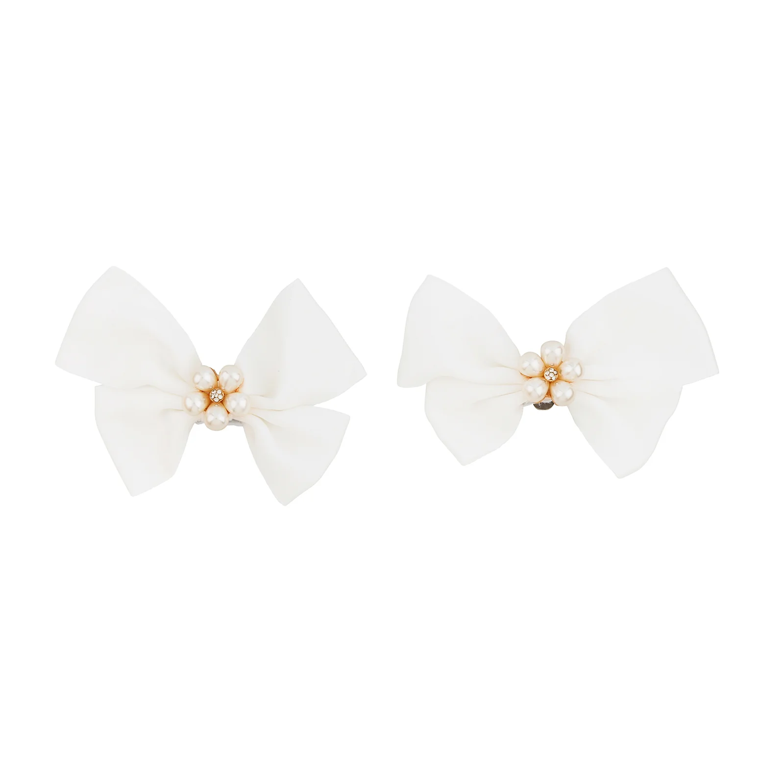Chic Knot White Shoe Clip - Image 3