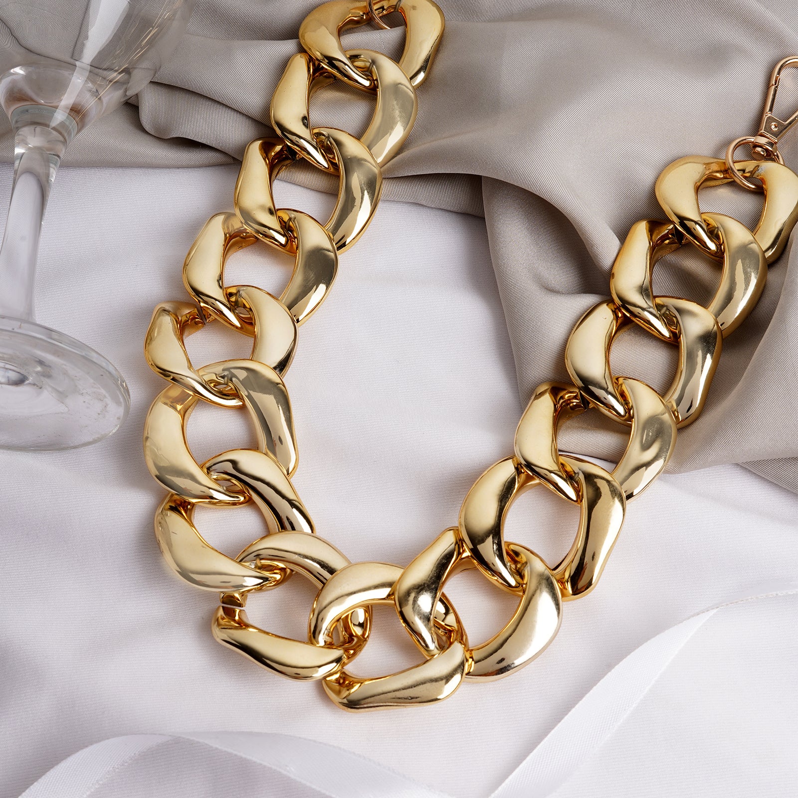 Chunky Chainlink Necklace - Image 2
