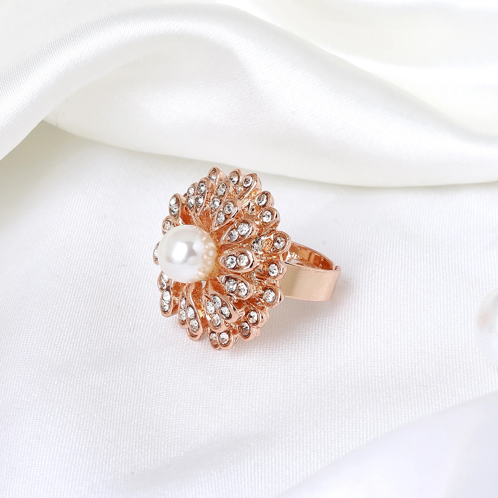 Delmar Pearl Gold Ring - Image 2