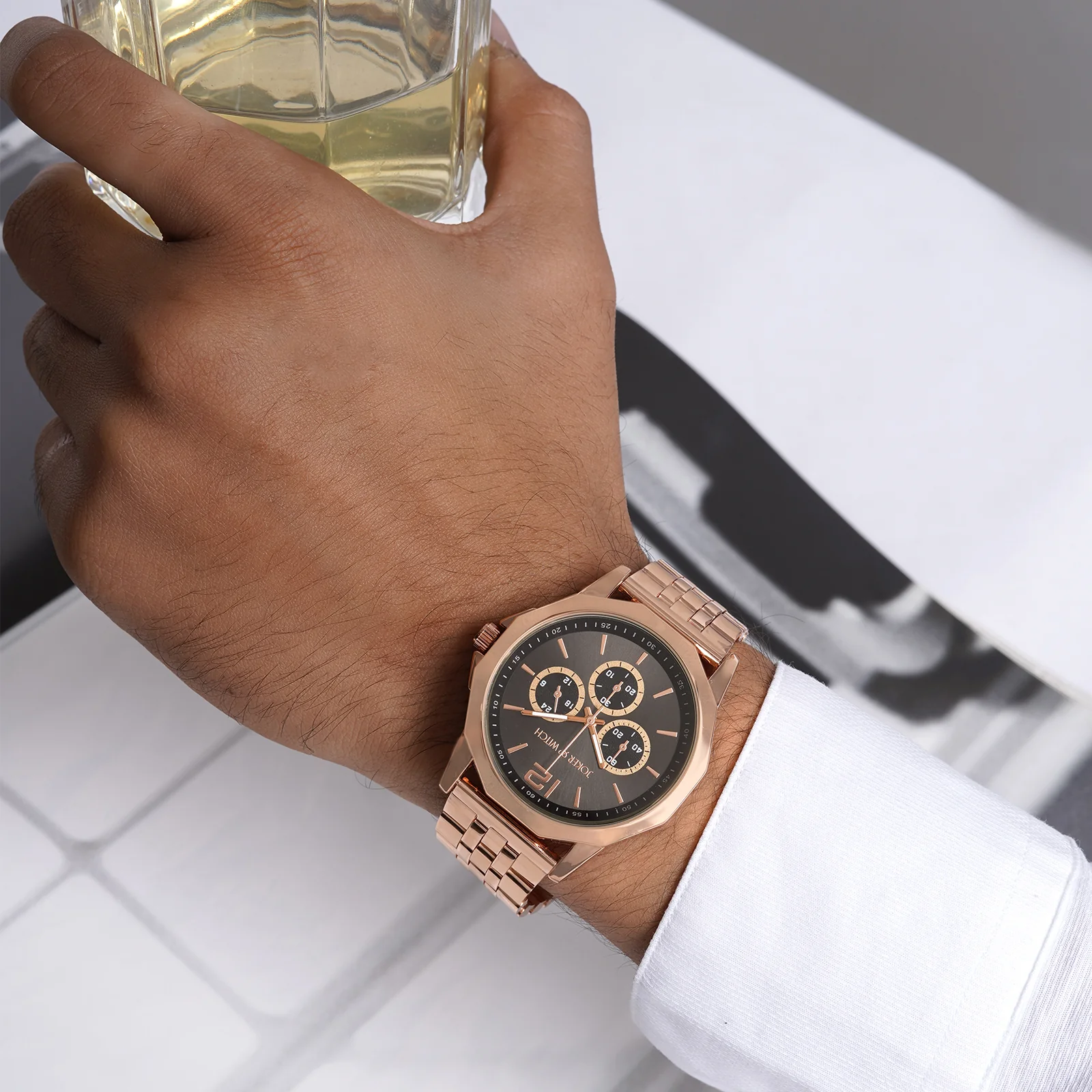 Daytona Grey Large Dial Rose Gold Linked Chain Strap Men's Watch - Image 2