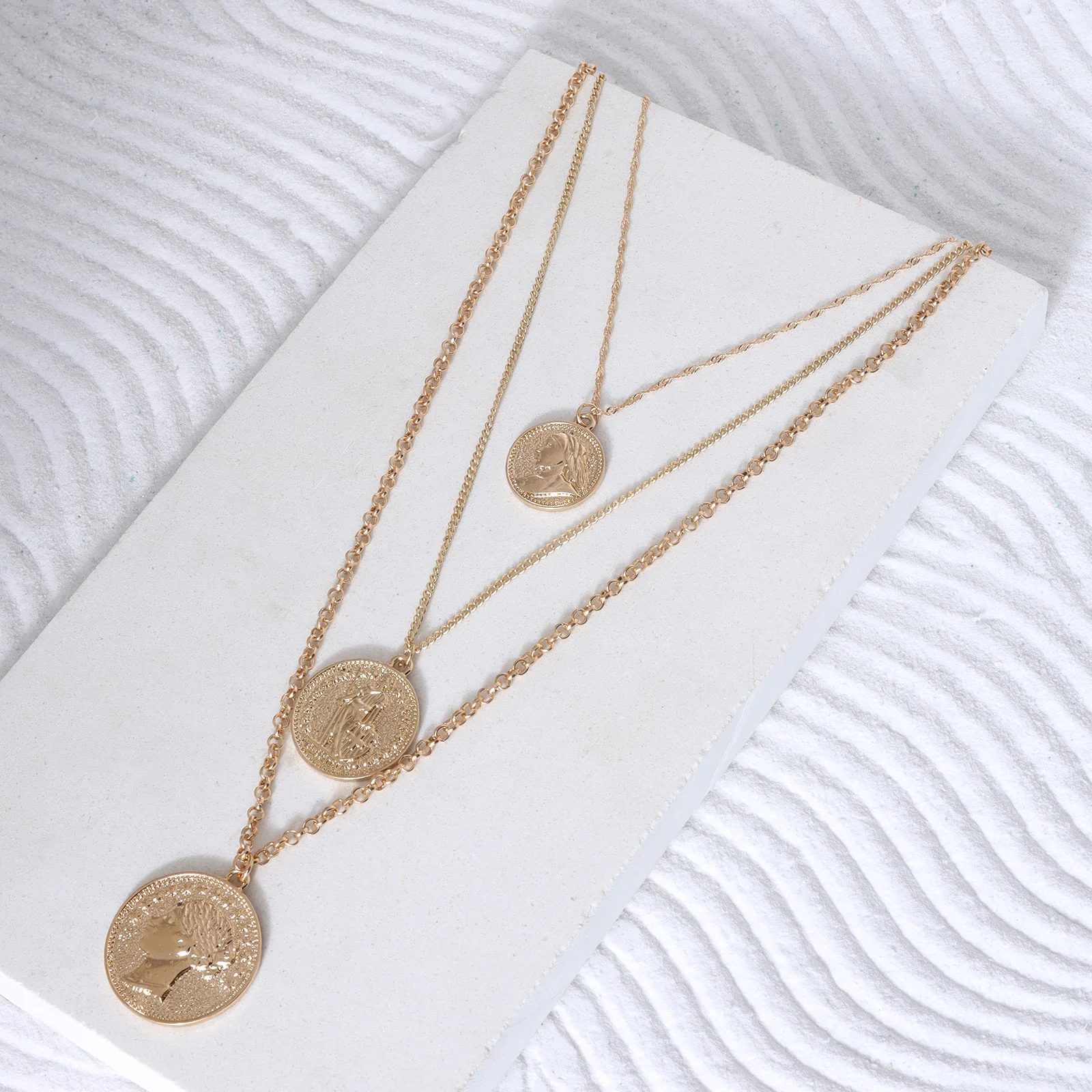 Dorothea Gold Necklace - Image 2