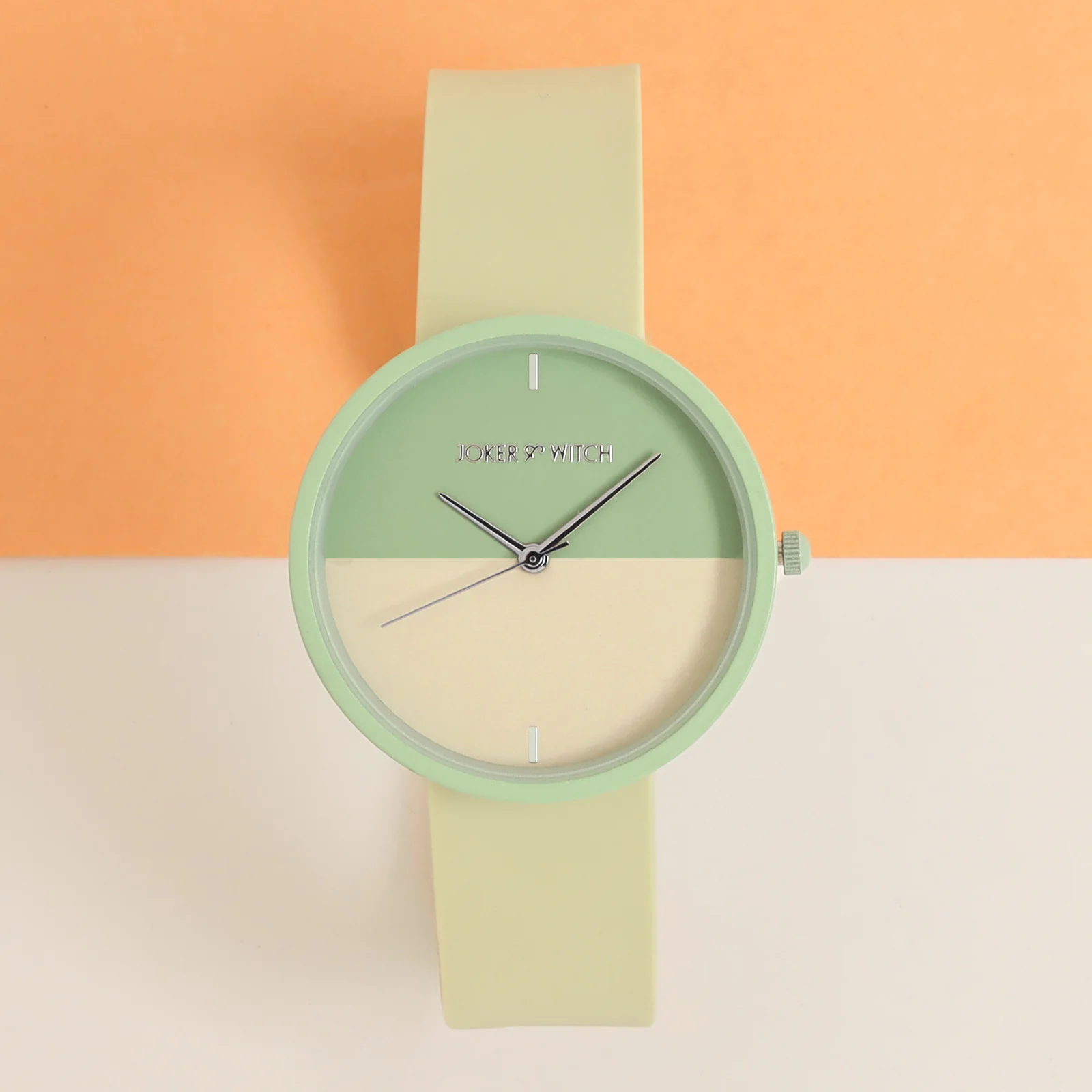 Duet Vibrance Green Large Dial Silicone Strap Unisex Watch - Image 3