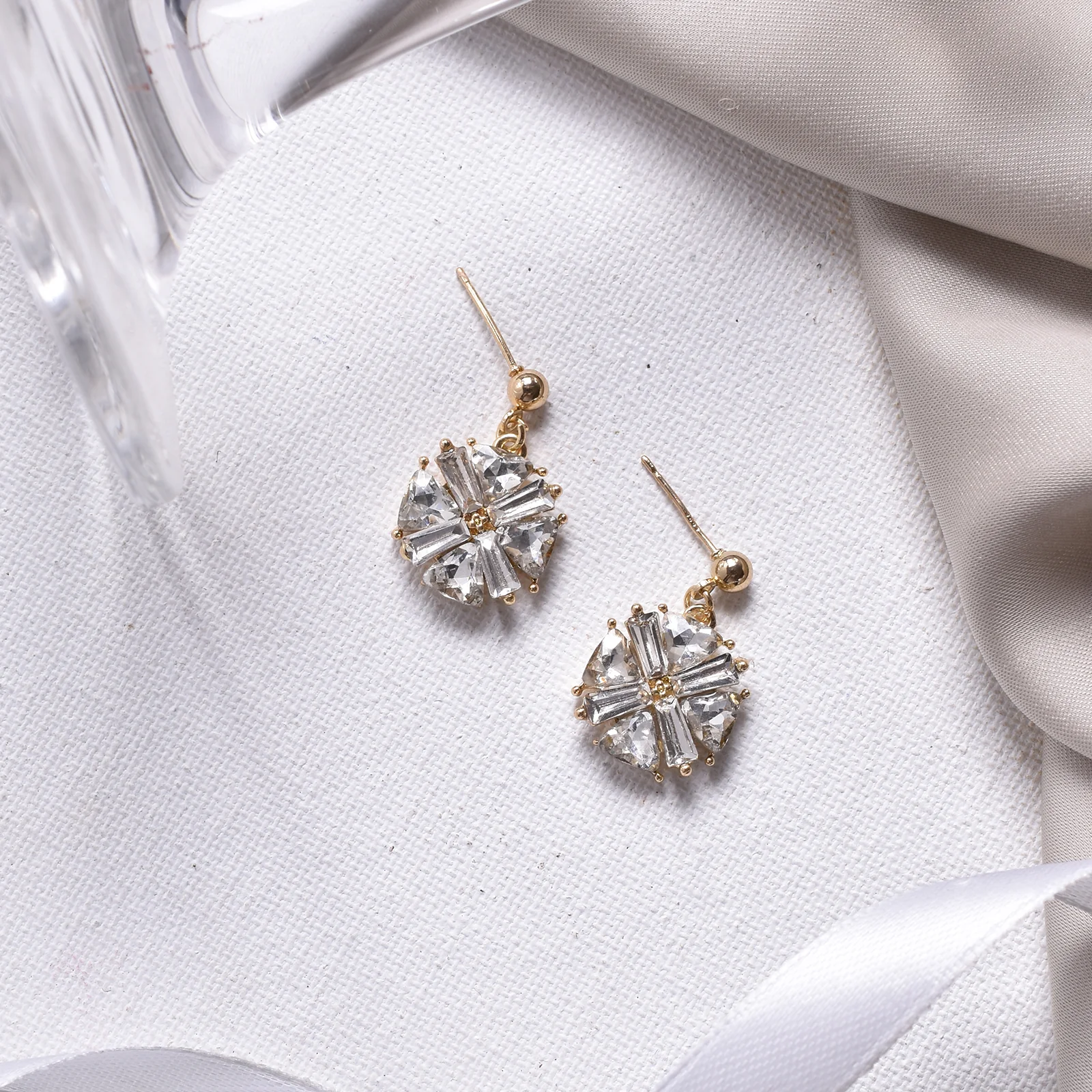 Foxy Box Gold Earring - Image 2