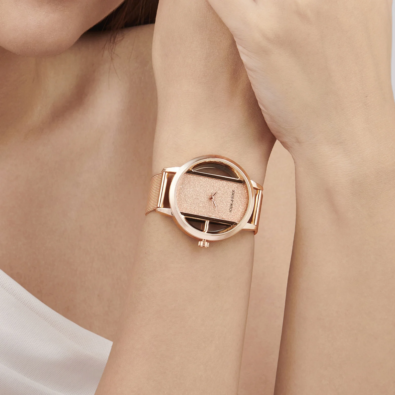 Futuristic Rose Gold Large Glitter Dial Mesh Strap Women's Watch - Image 6
