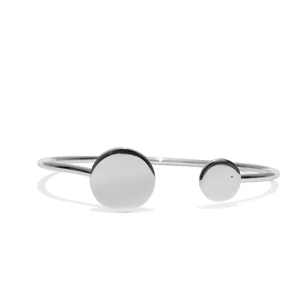 Glow in Silver Love Triangle - Image 5