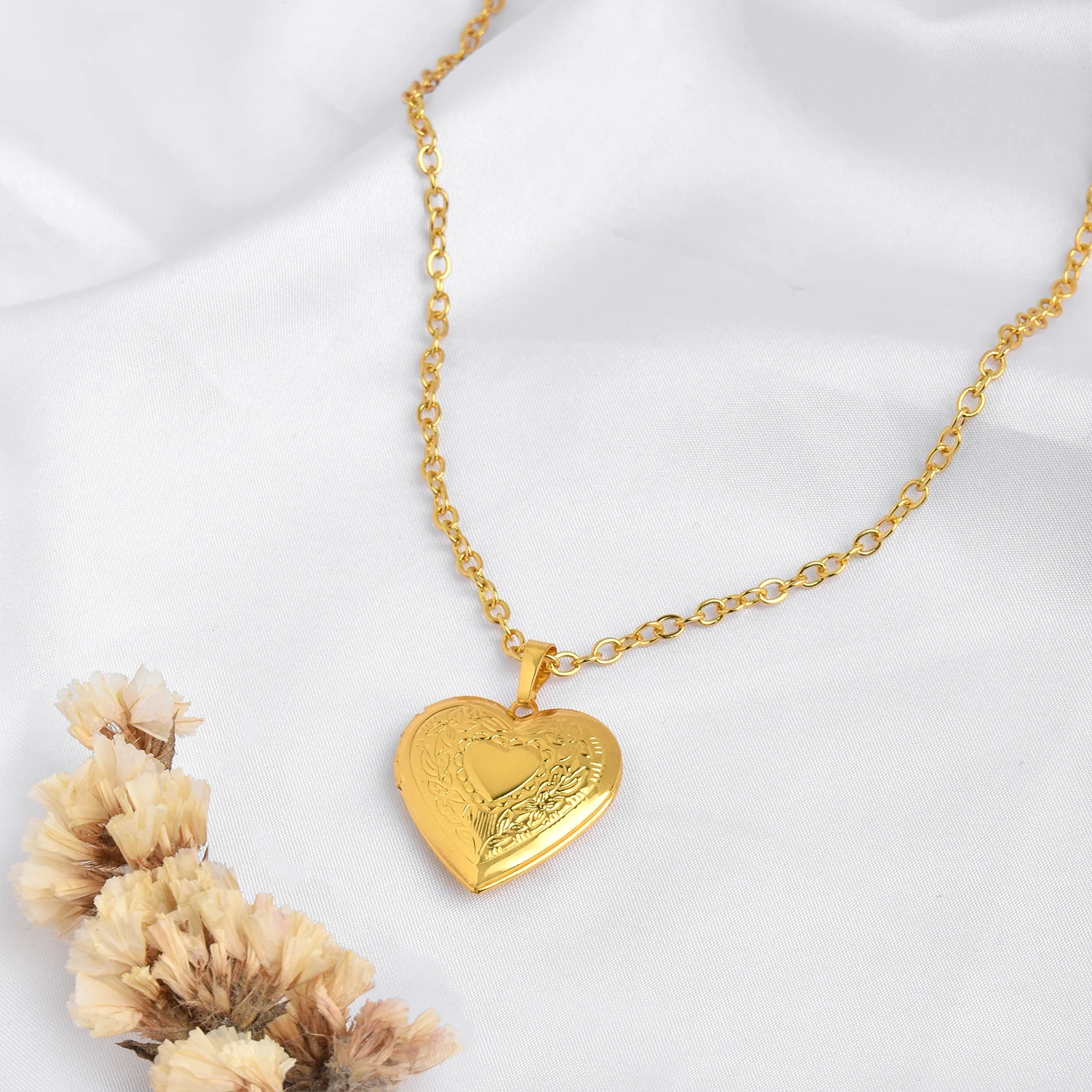Hazey Gold Heart Necklace - Image 2