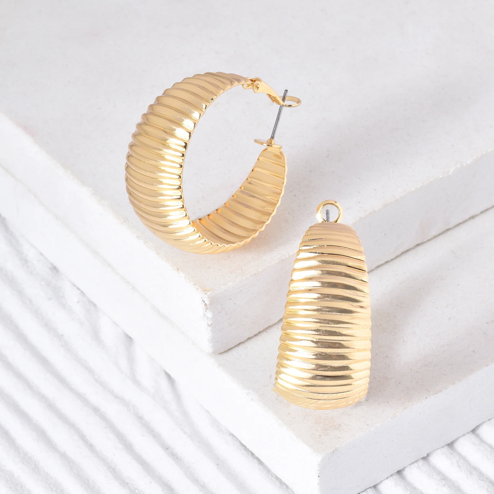 Ismene Gold Earrings - Image 2