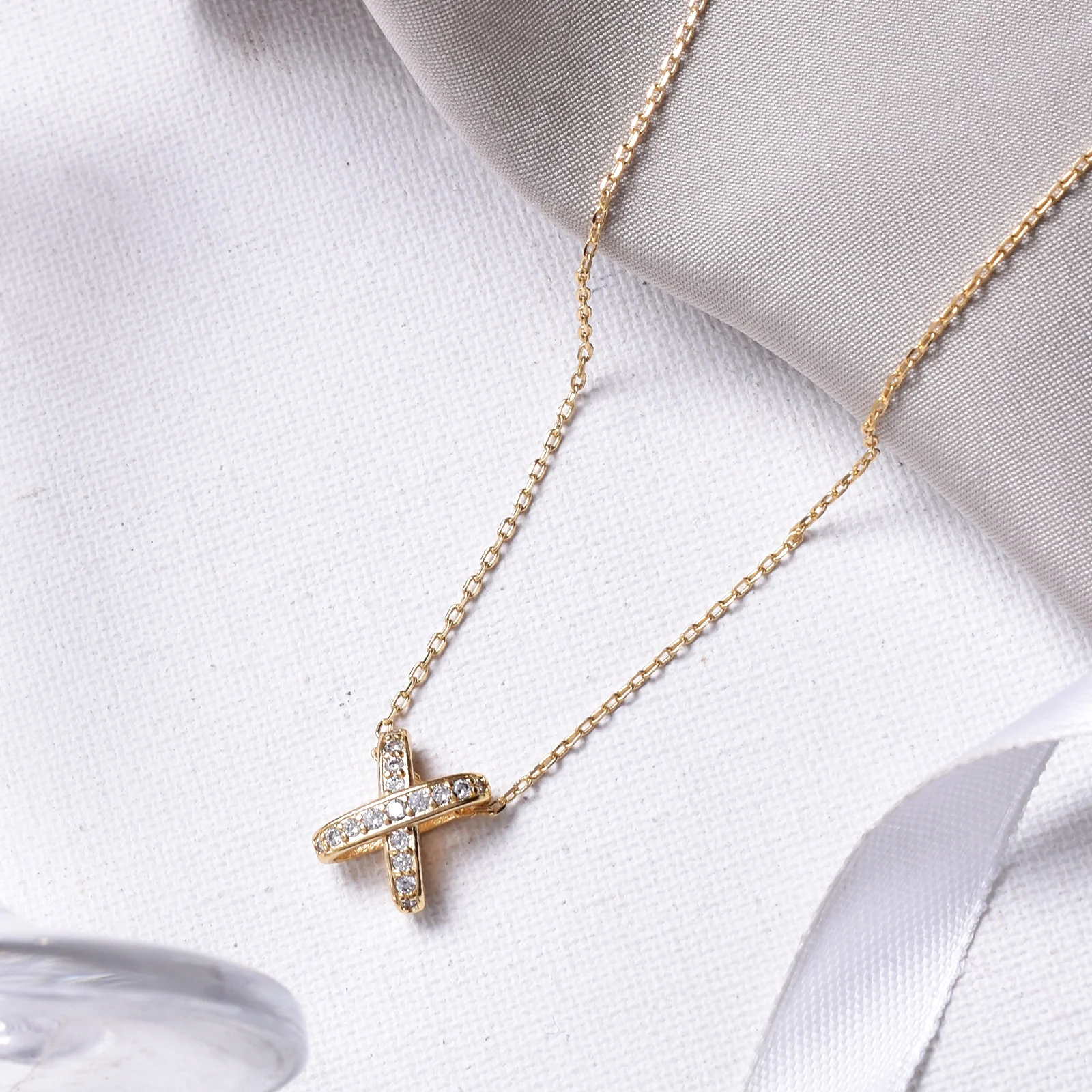 Kriss Kross Gold Necklace - Image 2