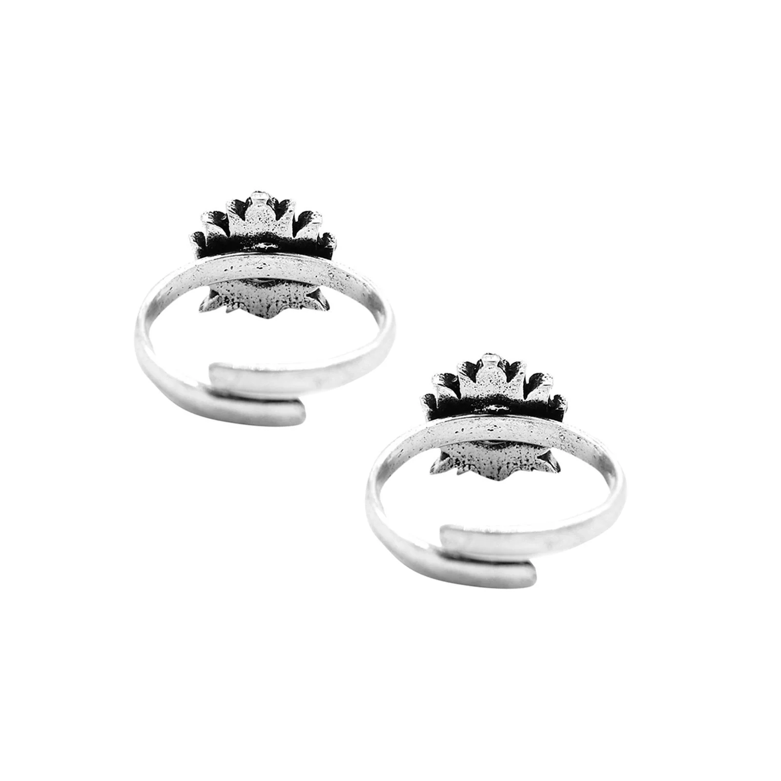Kshtriya Lotus Silver Oxidized Toe rings - Image 5