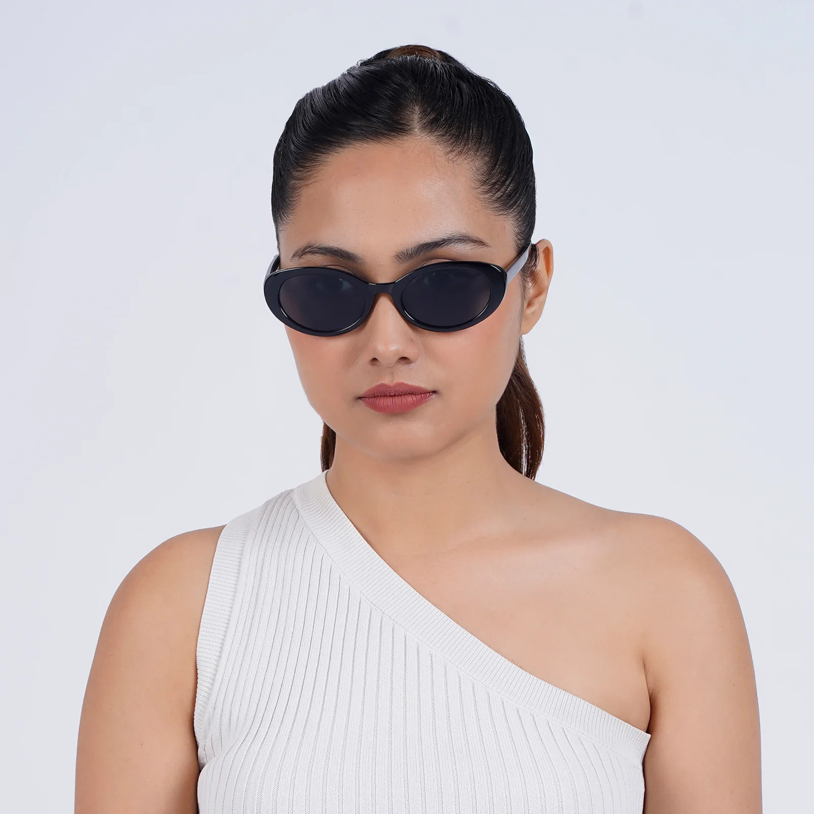 Kyoko Oval Black Sunglasses - Image 2