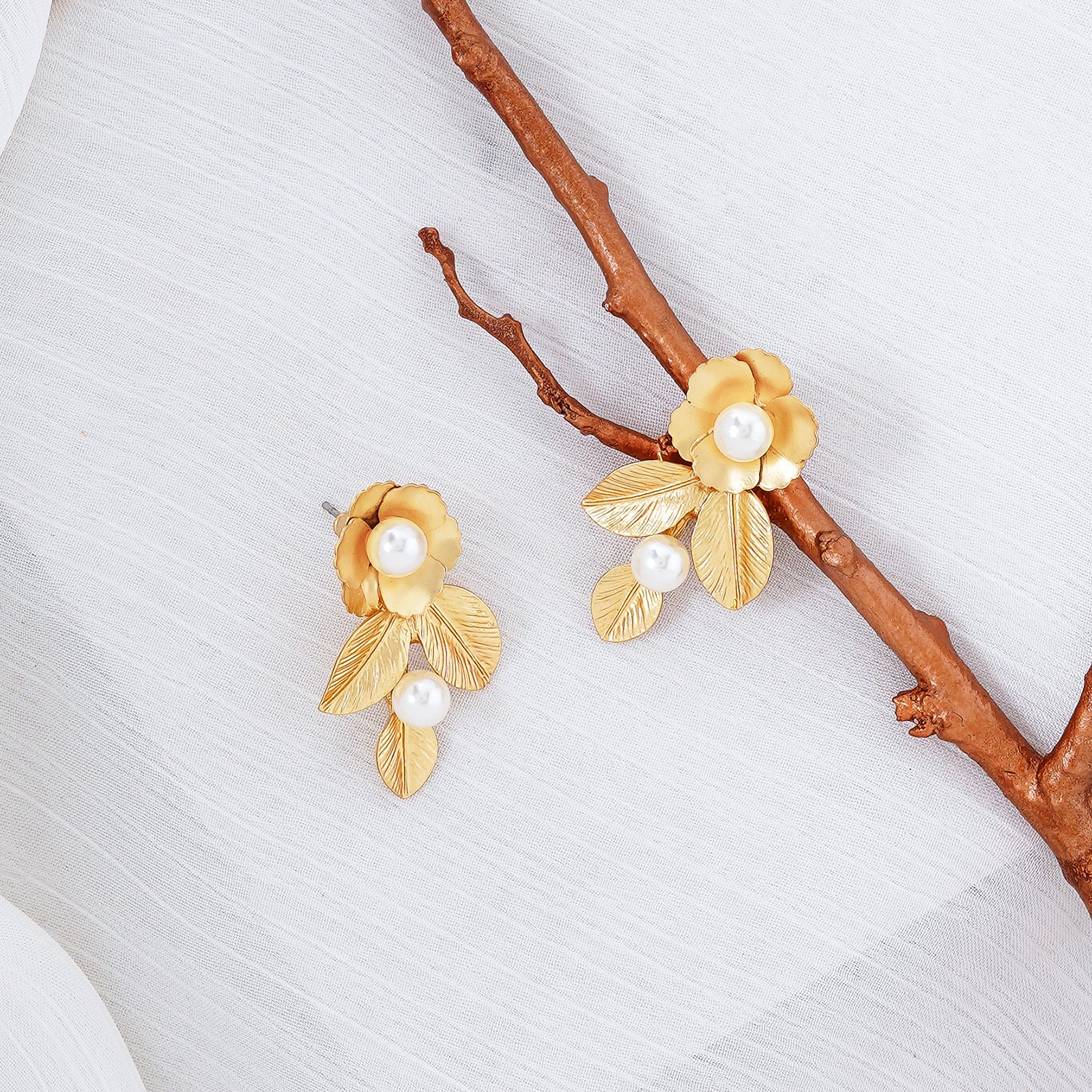 Lantana Gold Earrings - Image 2