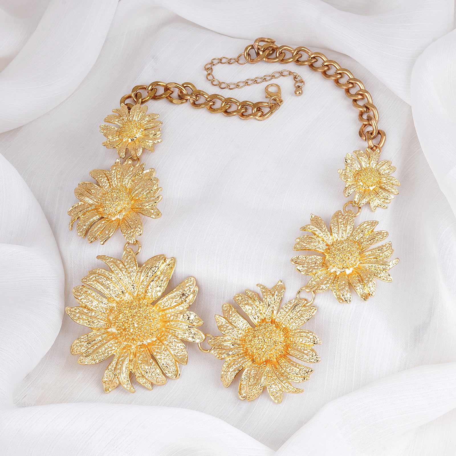 Linnea Gold Necklace - Image 2