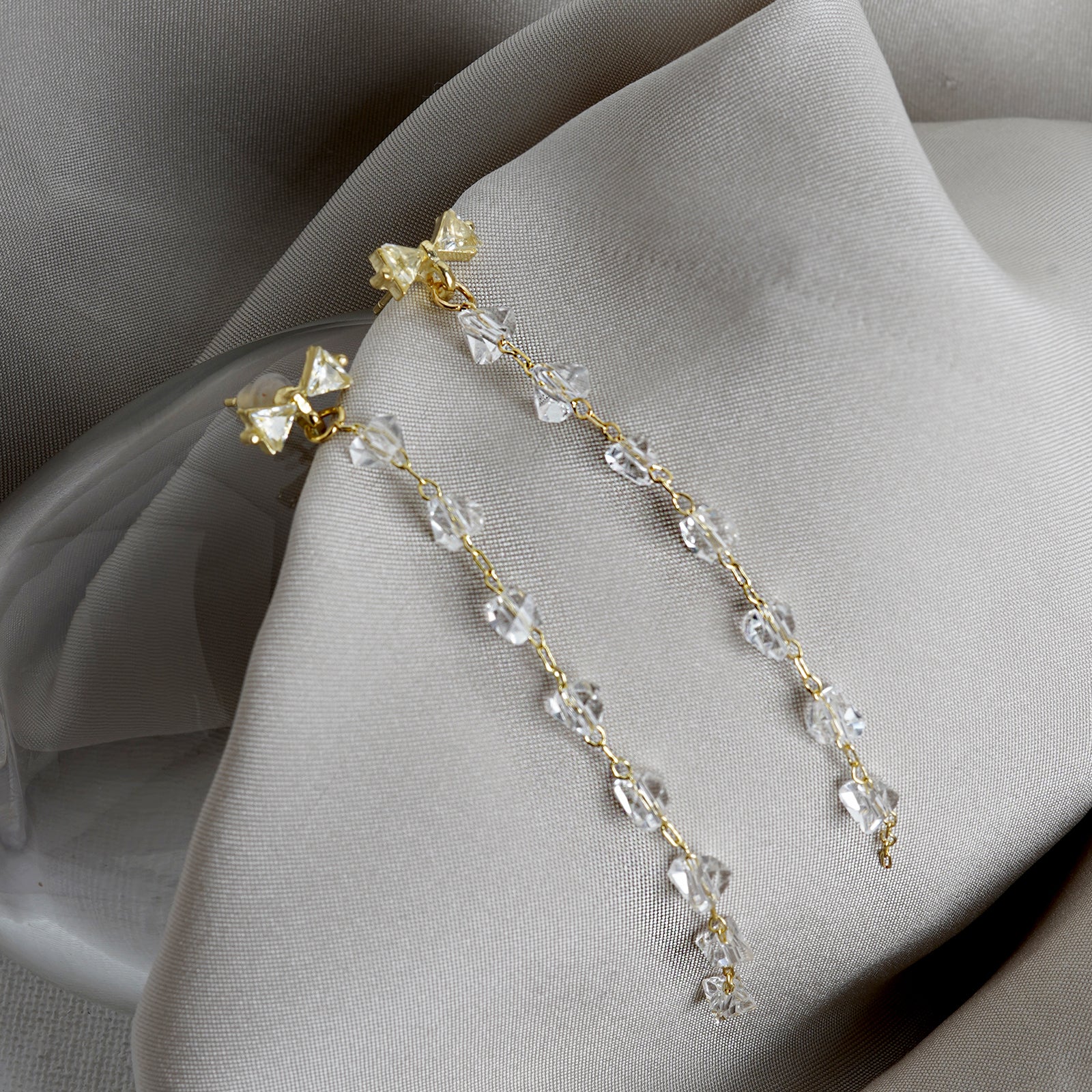Lo Bow Gold and White Cluster Earring - Image 2
