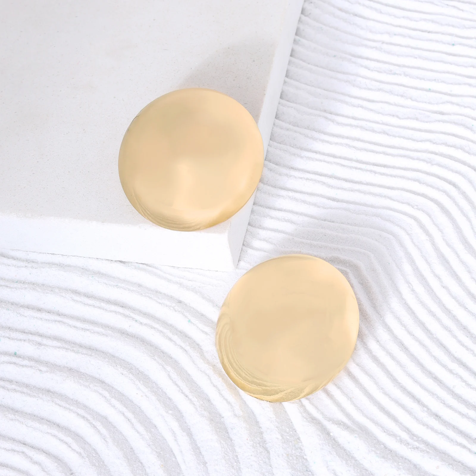 Lysandra Gold Earrings - Image 2