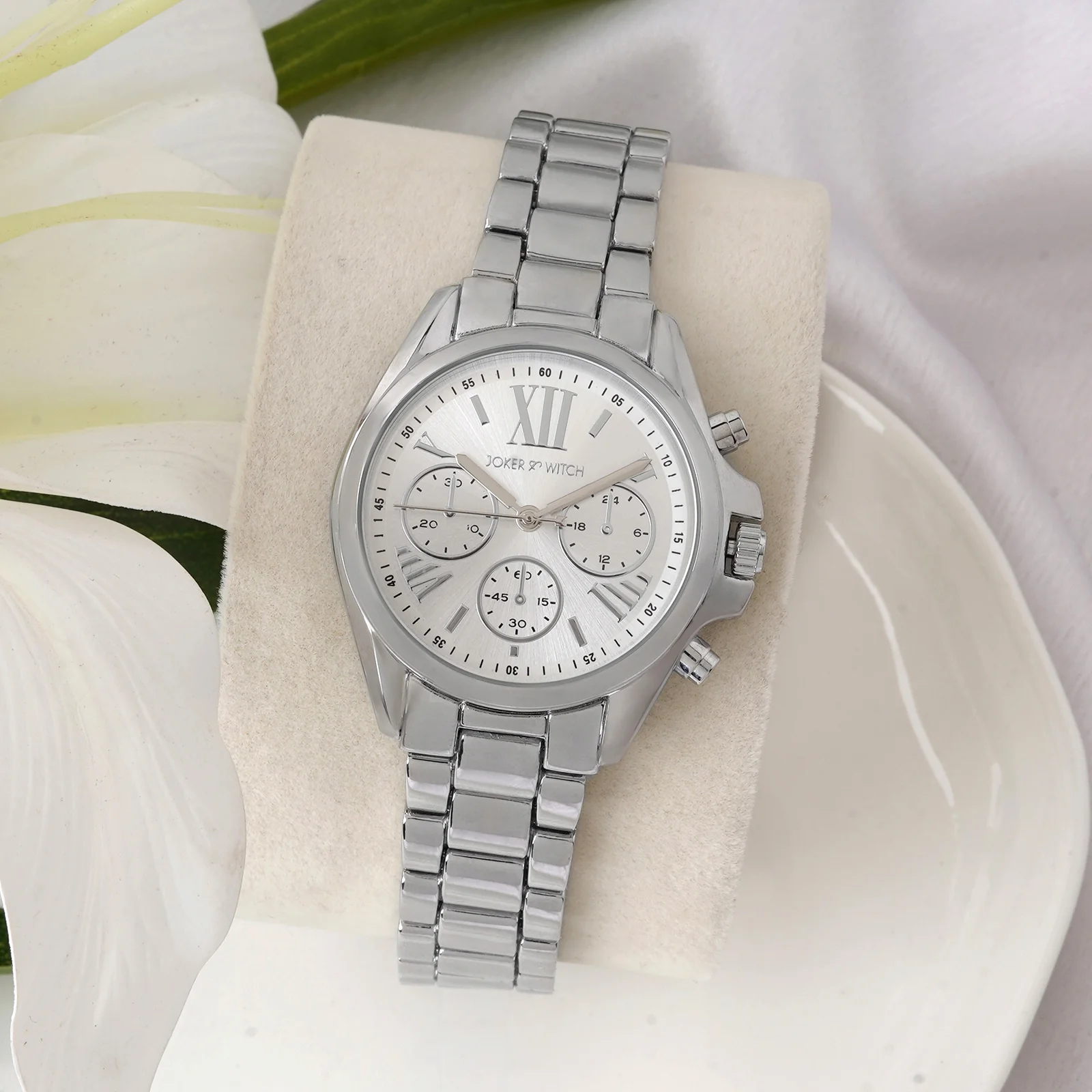 Meghan Silver Large Dial Linked Chain Strap Women's Watch - Image 3