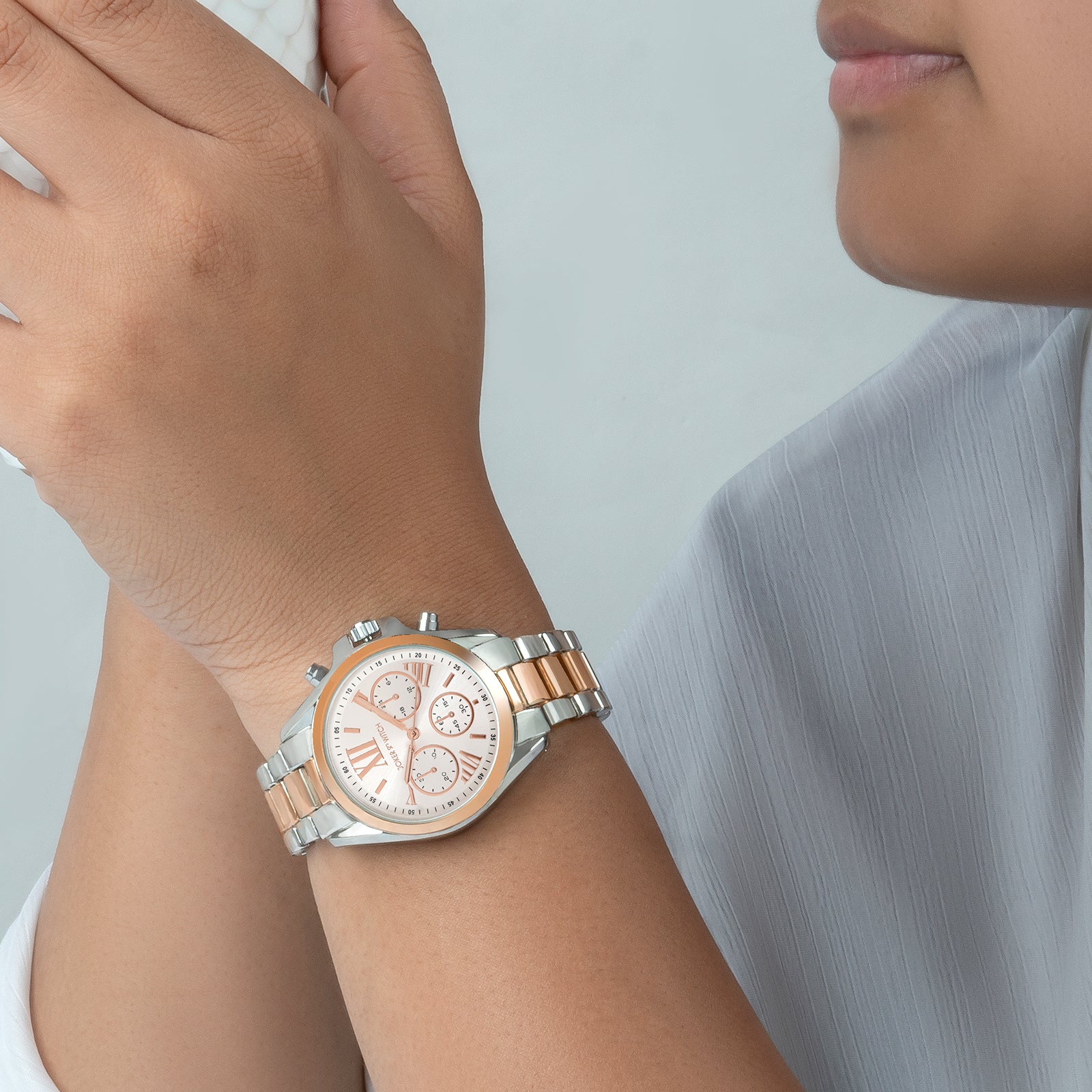 Meghan Silver Large Dial Dual Tone Linked Chain Strap Women's Watch - Image 4