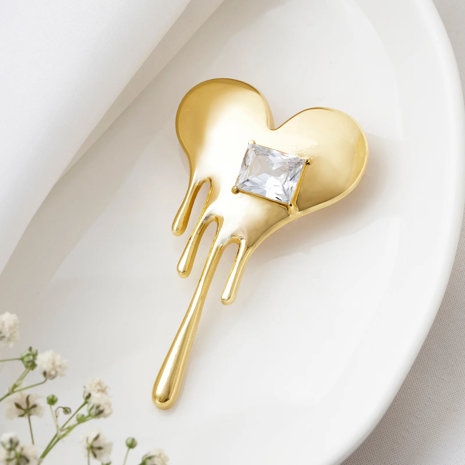 Melting Heart Gold Brooch - Image 2