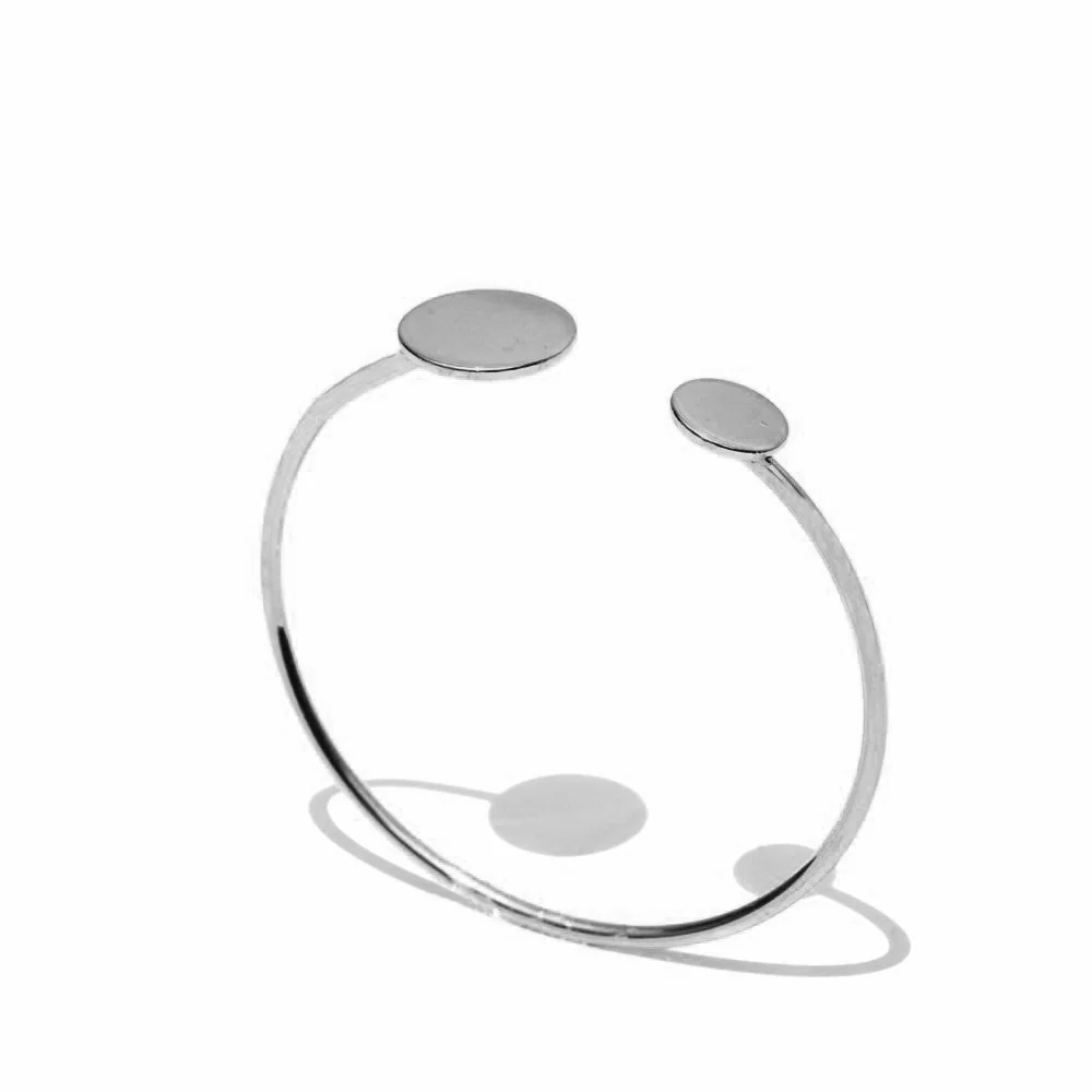 Minimal Dot Silver Bracelet - Image 5