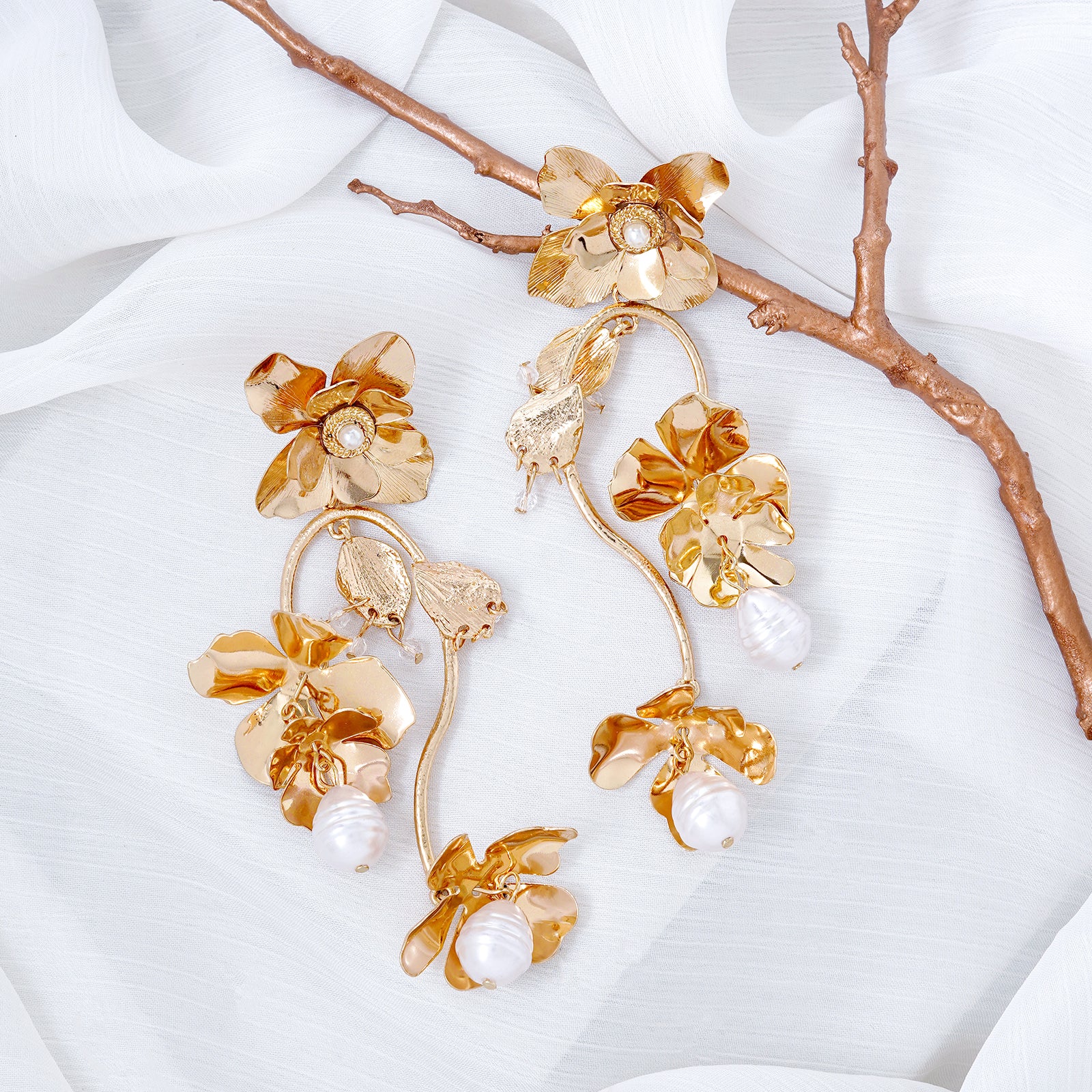 Narcissus Gold Earrings - Image 2