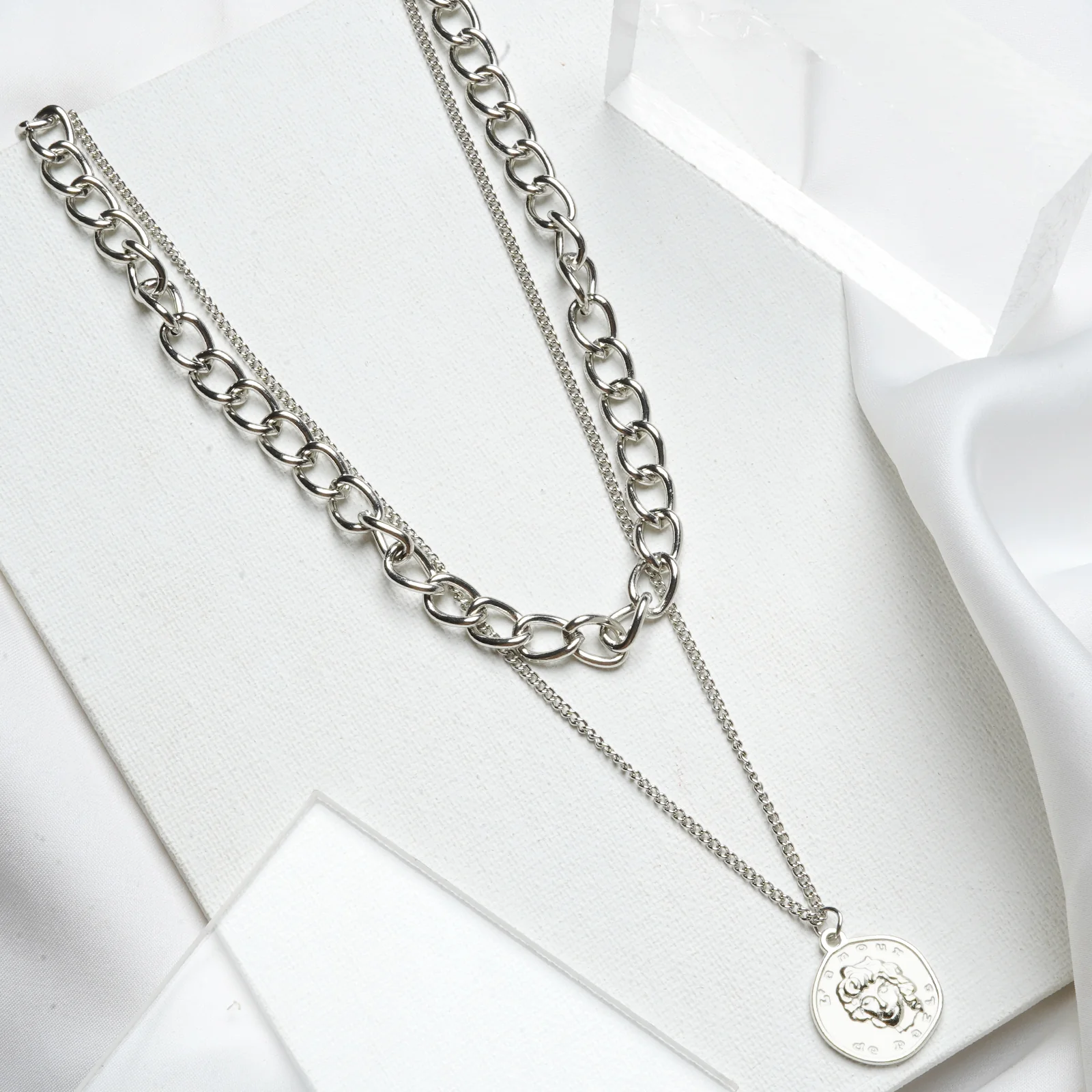 Nodo Chain Link Silver Layered Necklace - Image 2