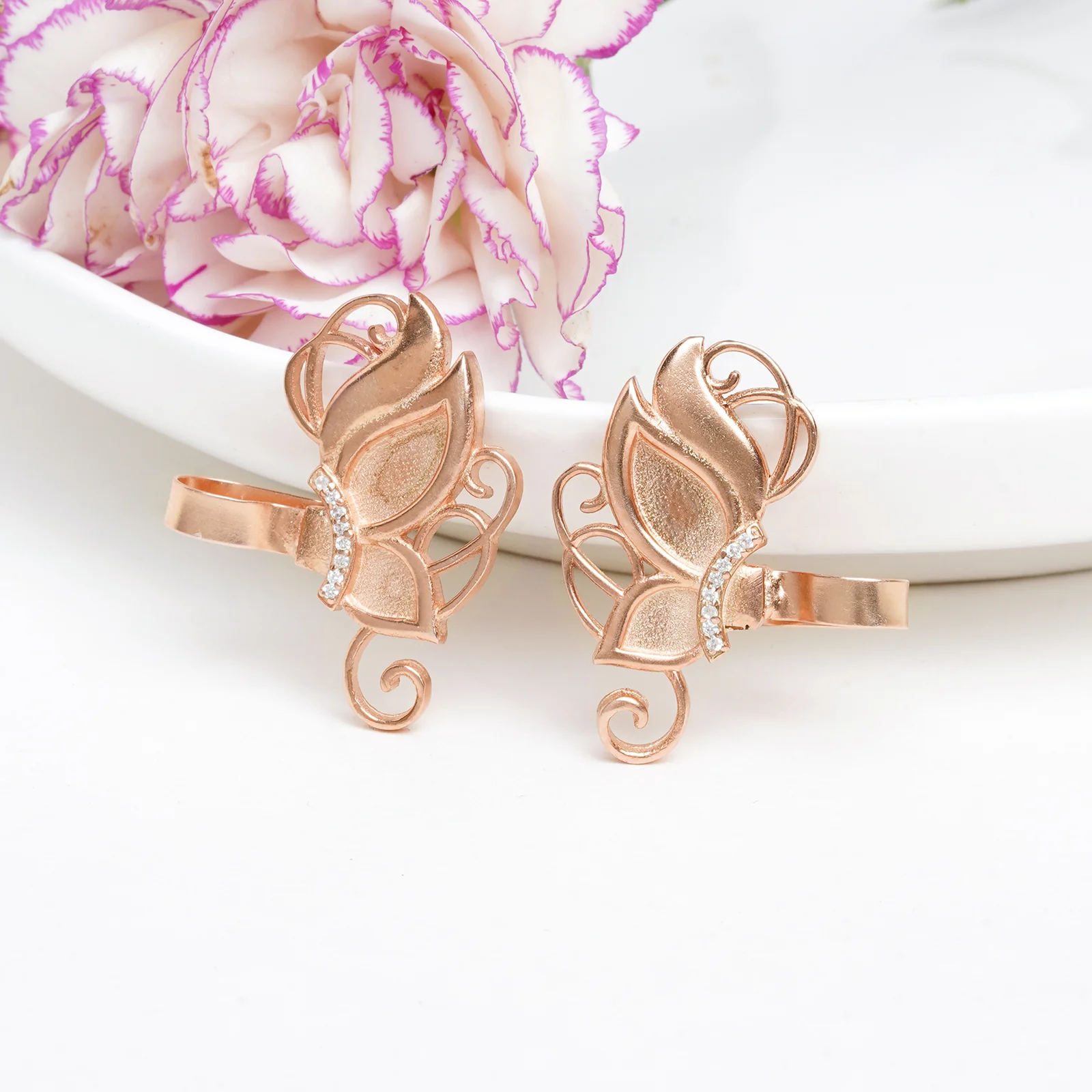 Parvana Rosegold Earcuff - Image 2