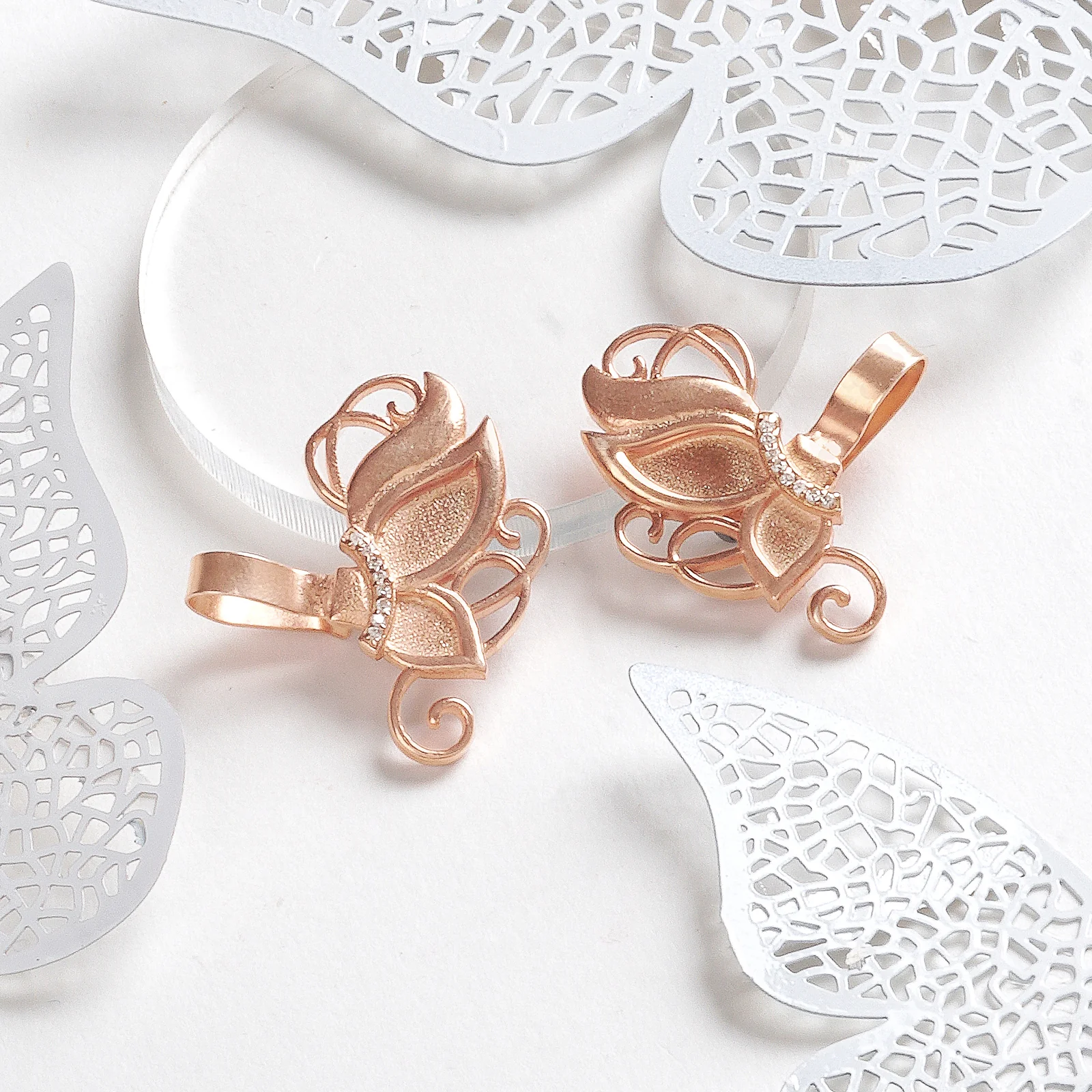 Parvana Rosegold Earcuff - Image 3