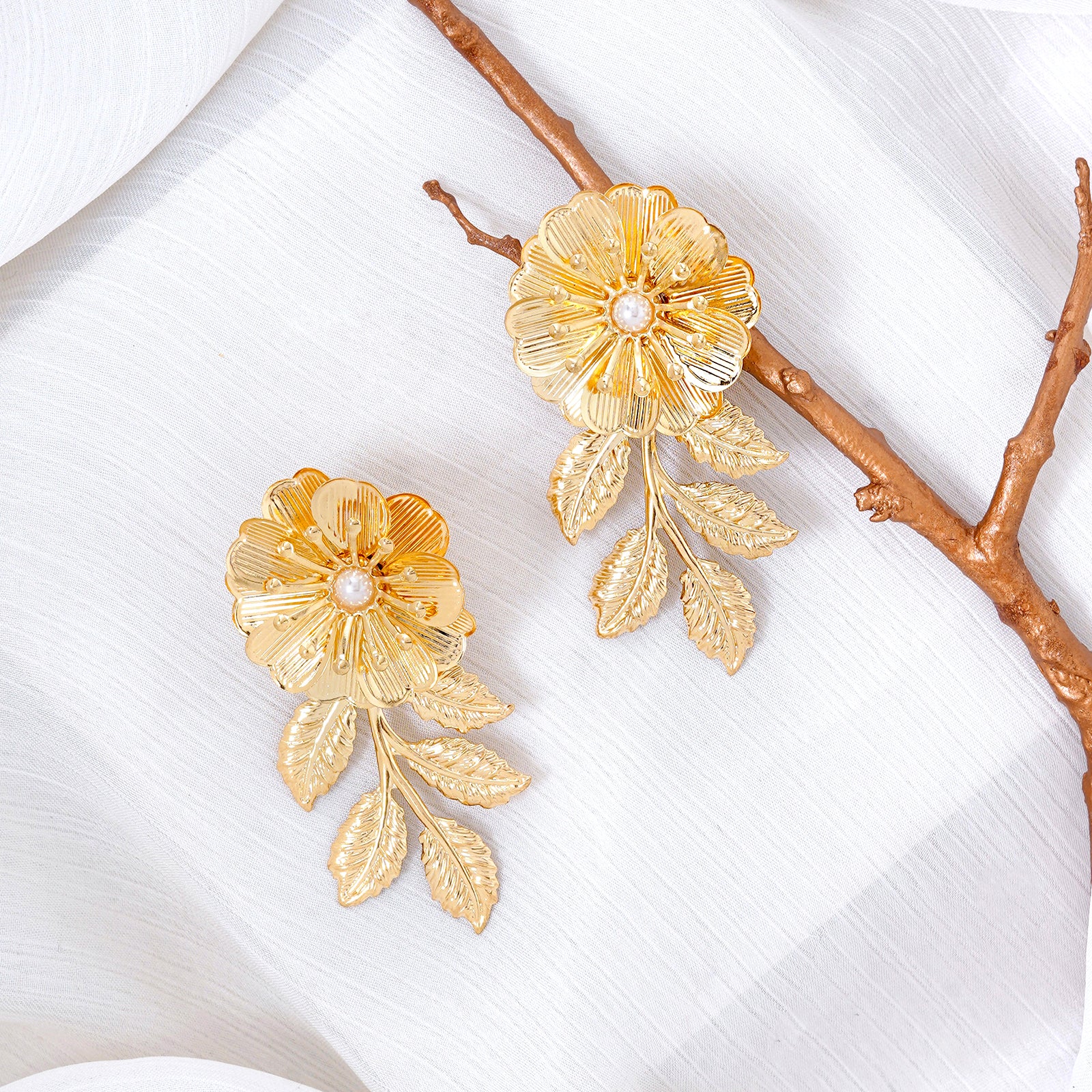 Poinsettia Gold Earrings - Image 2