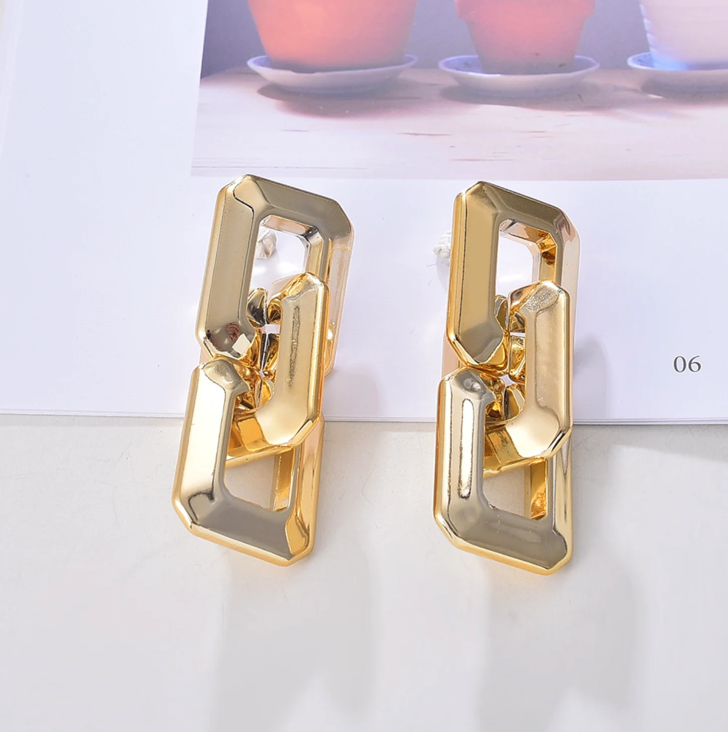 Posh Gold Link Earrings - Image 6