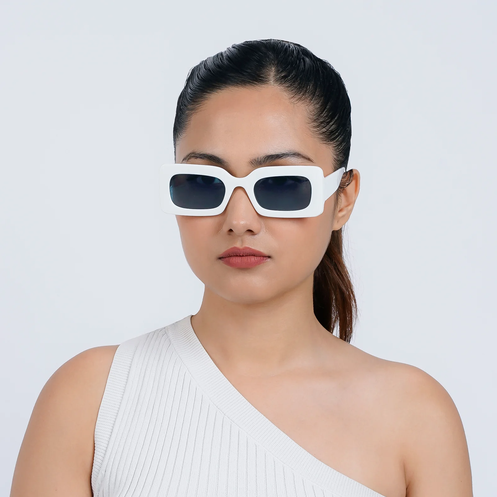 Pretza White Rectangle Sunglasses - Image 3
