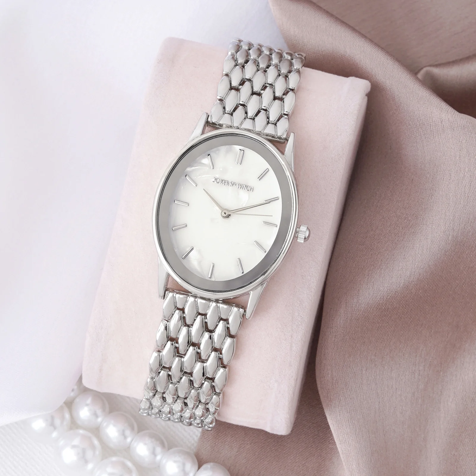 Quisp White Small Oval Dial Silver Linked Chain Strap Women's Watch - Image 3