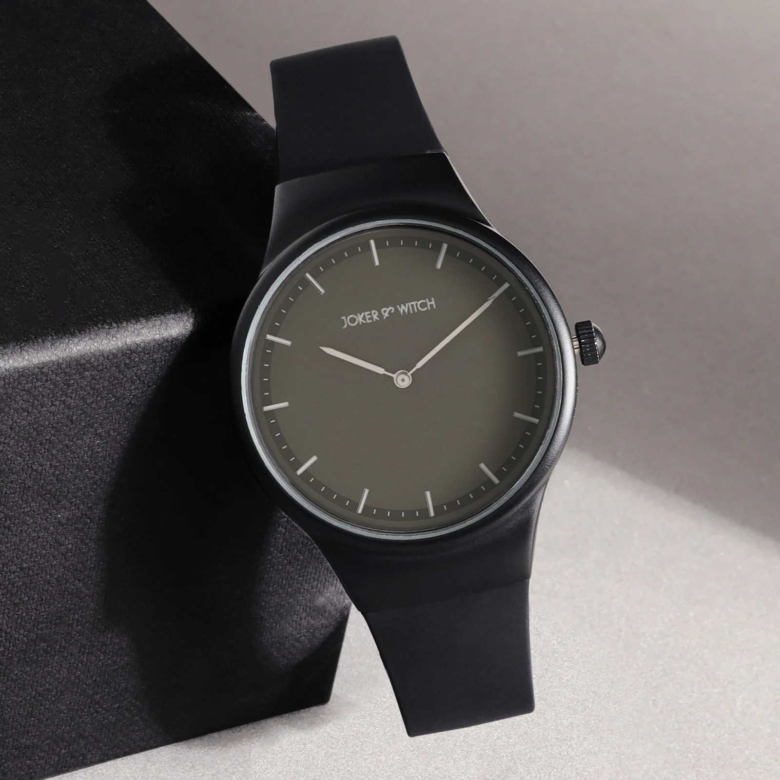 Riviera Black Large Dial Silicone Strap Unisex Watch - Image 4