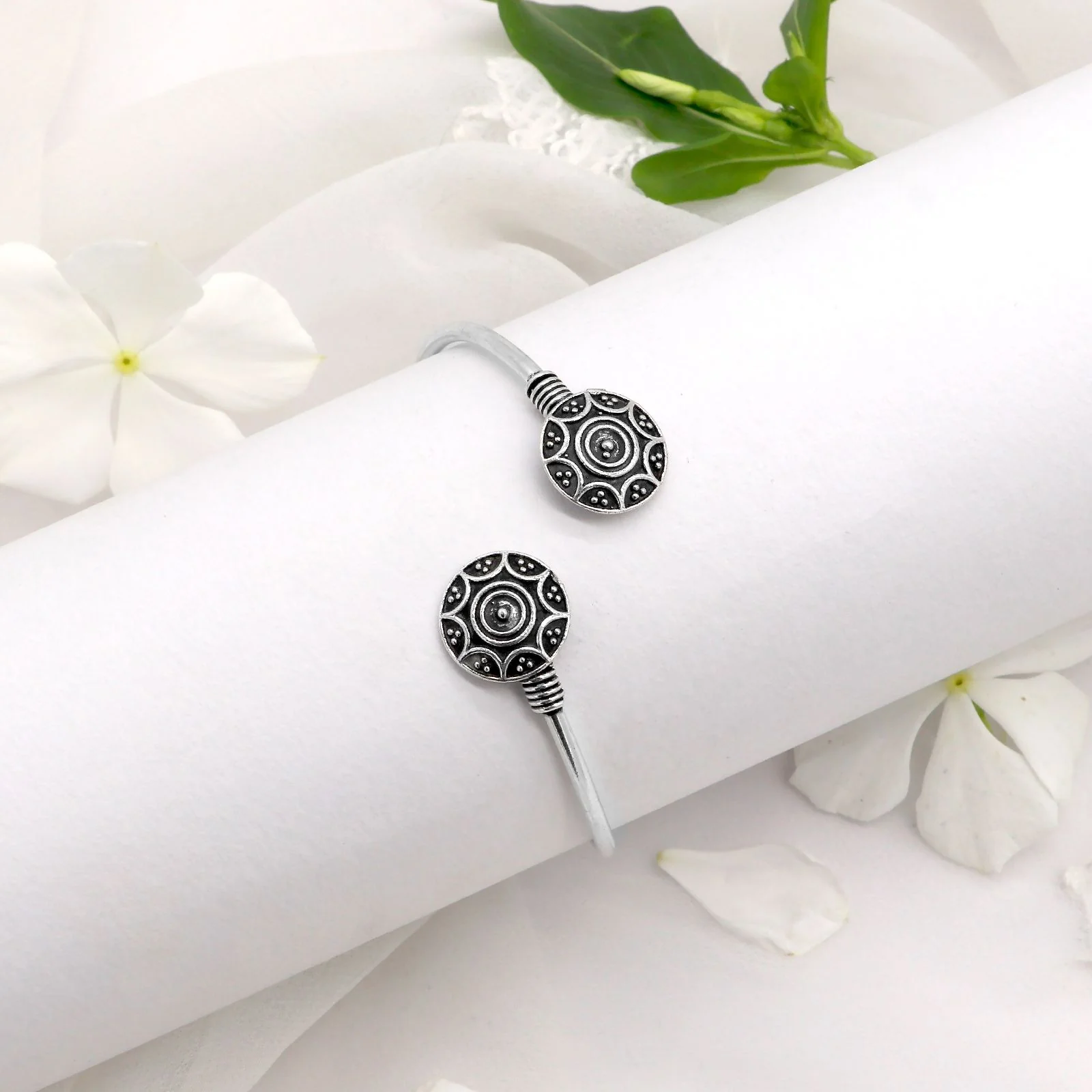 Rudra Circular Silver Oxidized Bracelet - Image 2