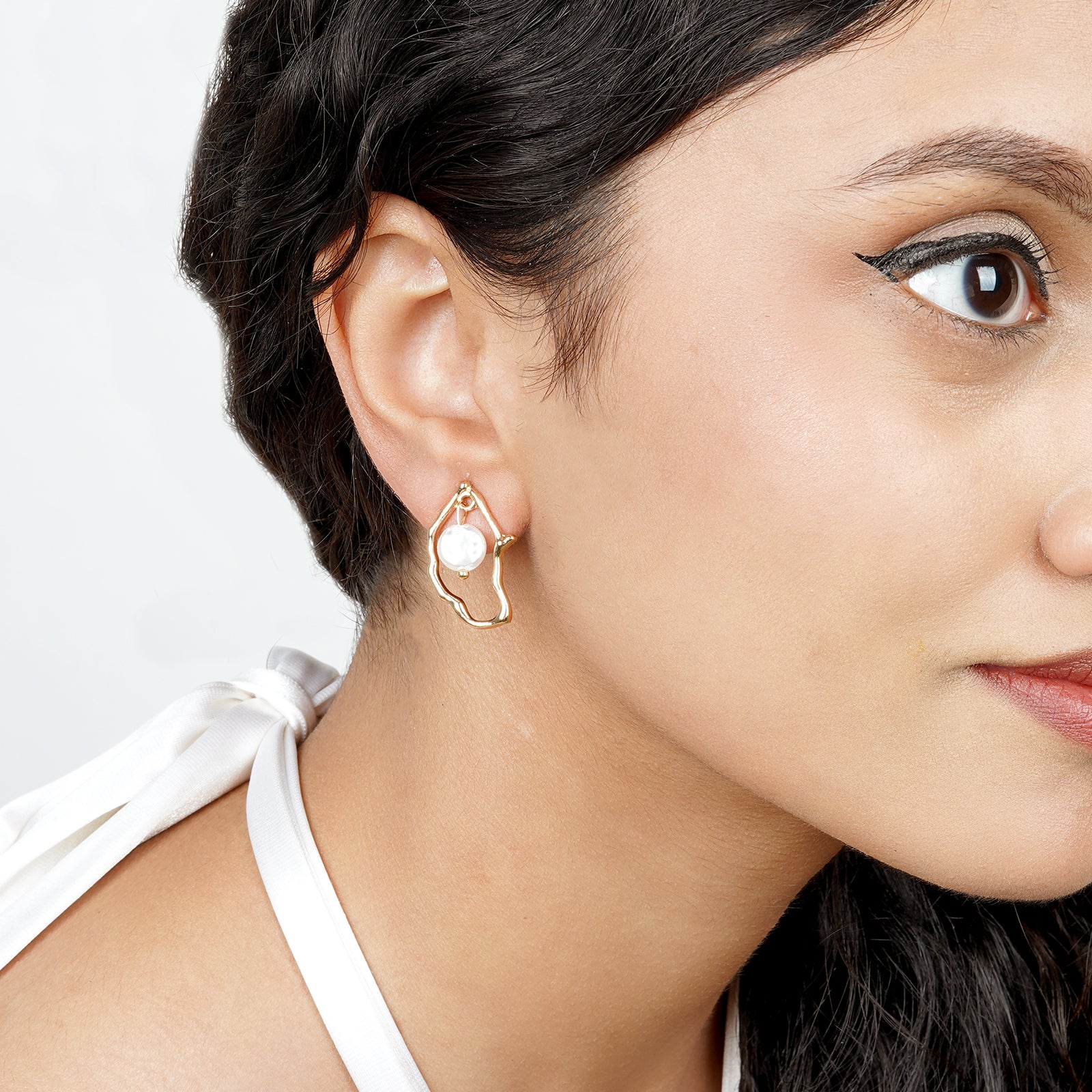 Rue Pearl Earring - Image 2