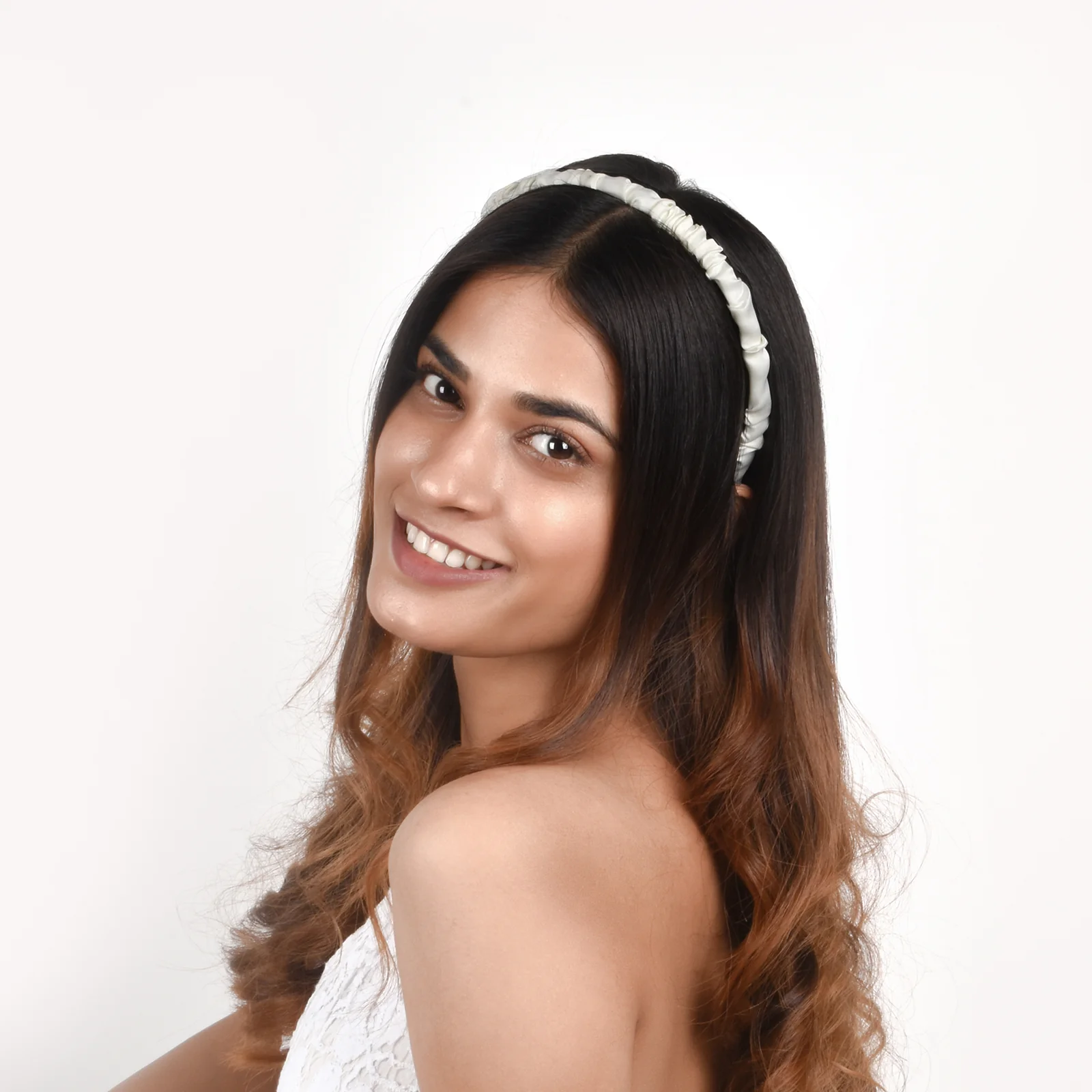 Saga Pastel Ruched Hairband - Image 2