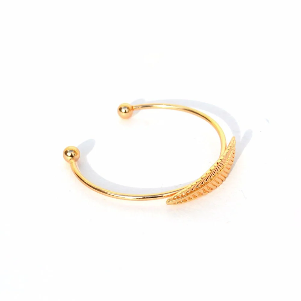 Single Leaf Gold Bracelet - Image 3
